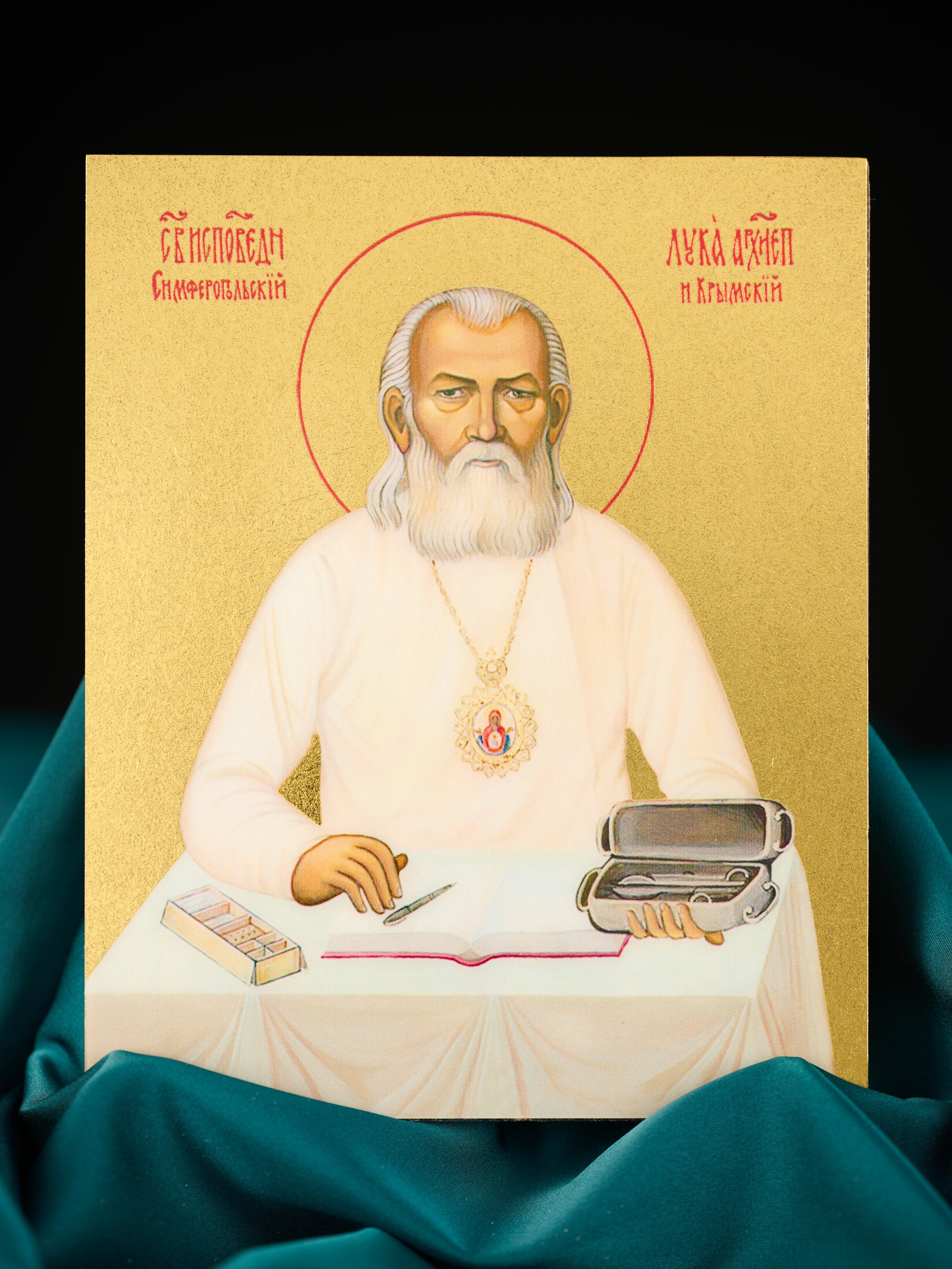 Иконы на досках