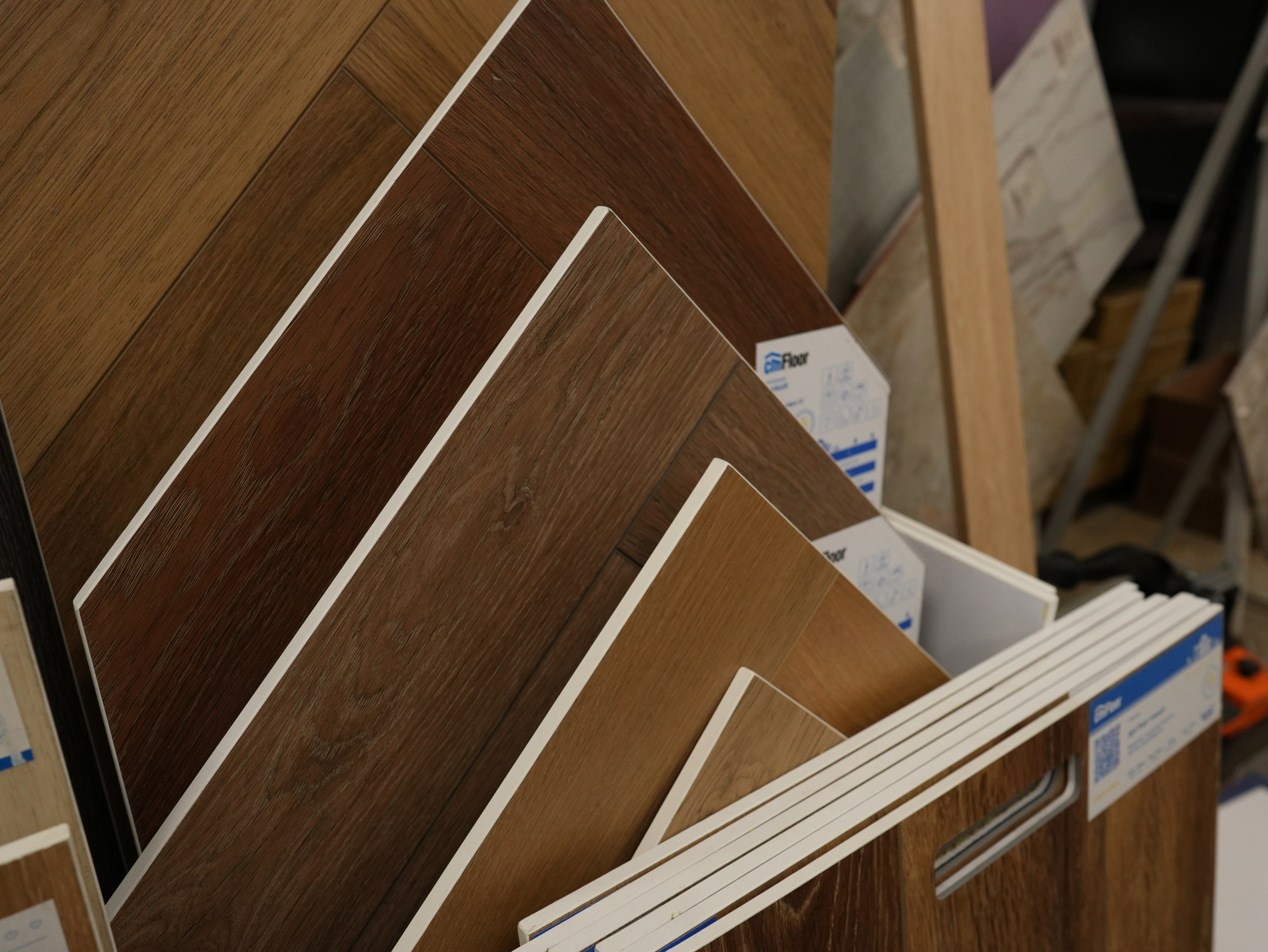 Ламинат и кварцвинил. Строительный магазин низких цен Экономкин