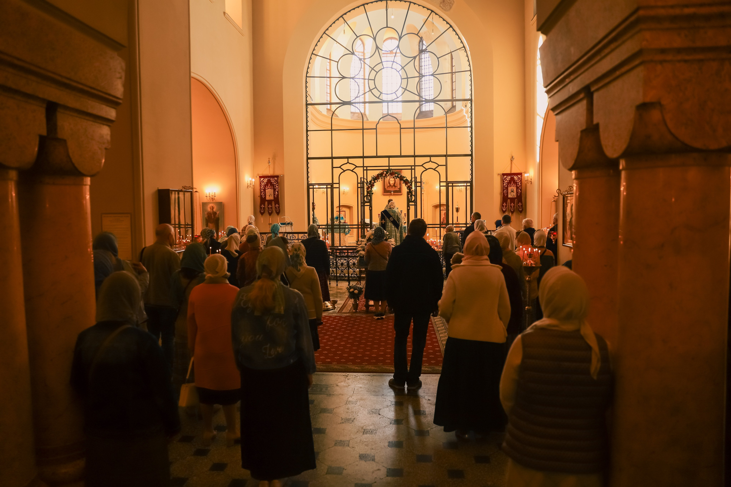 Служба в церкви