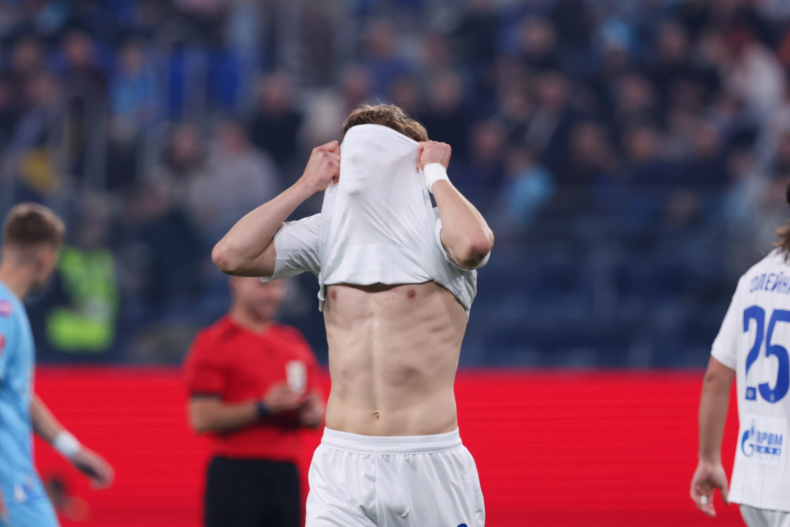 ФК Зенит -ФК Оренбург Fonbet Кубок России 2025/26. Спортивный и репортажный фотограф Антон Тереханов