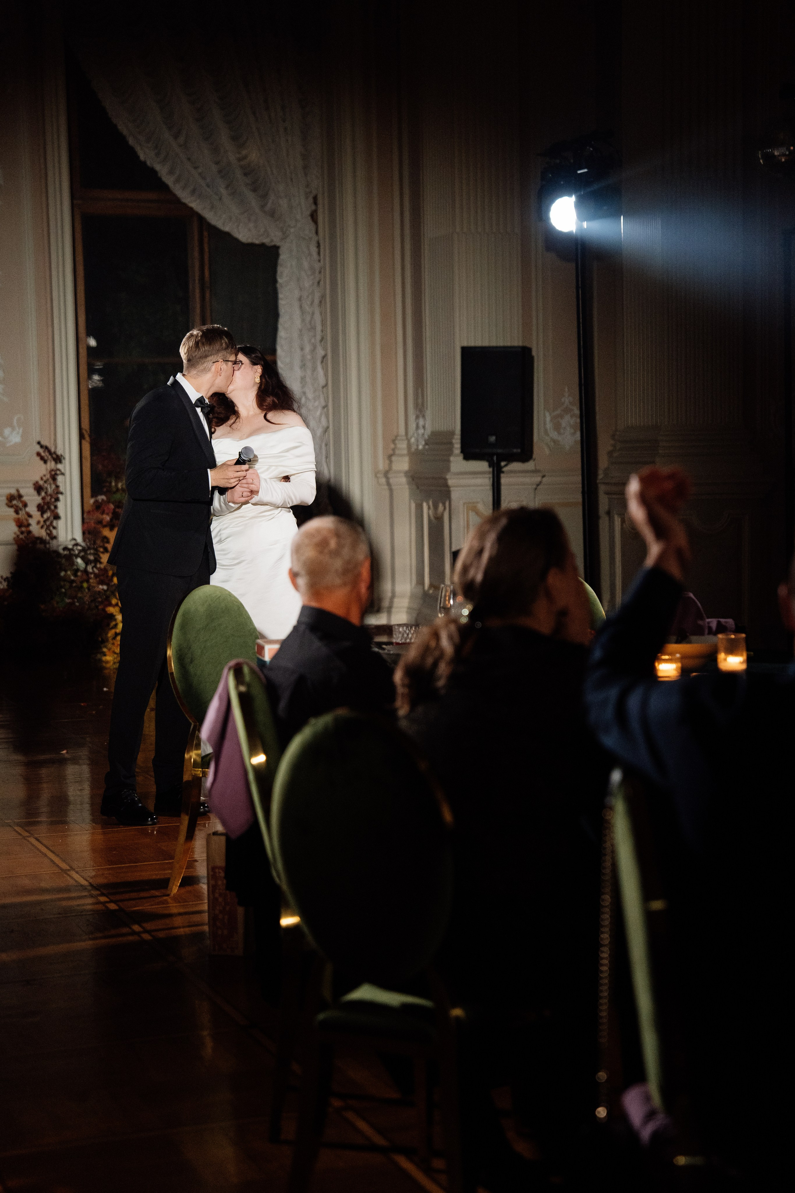 Современная свадьба во дворце. Свадебный фотограф организатор в Санкт-Петербурге Ассоль Опарина