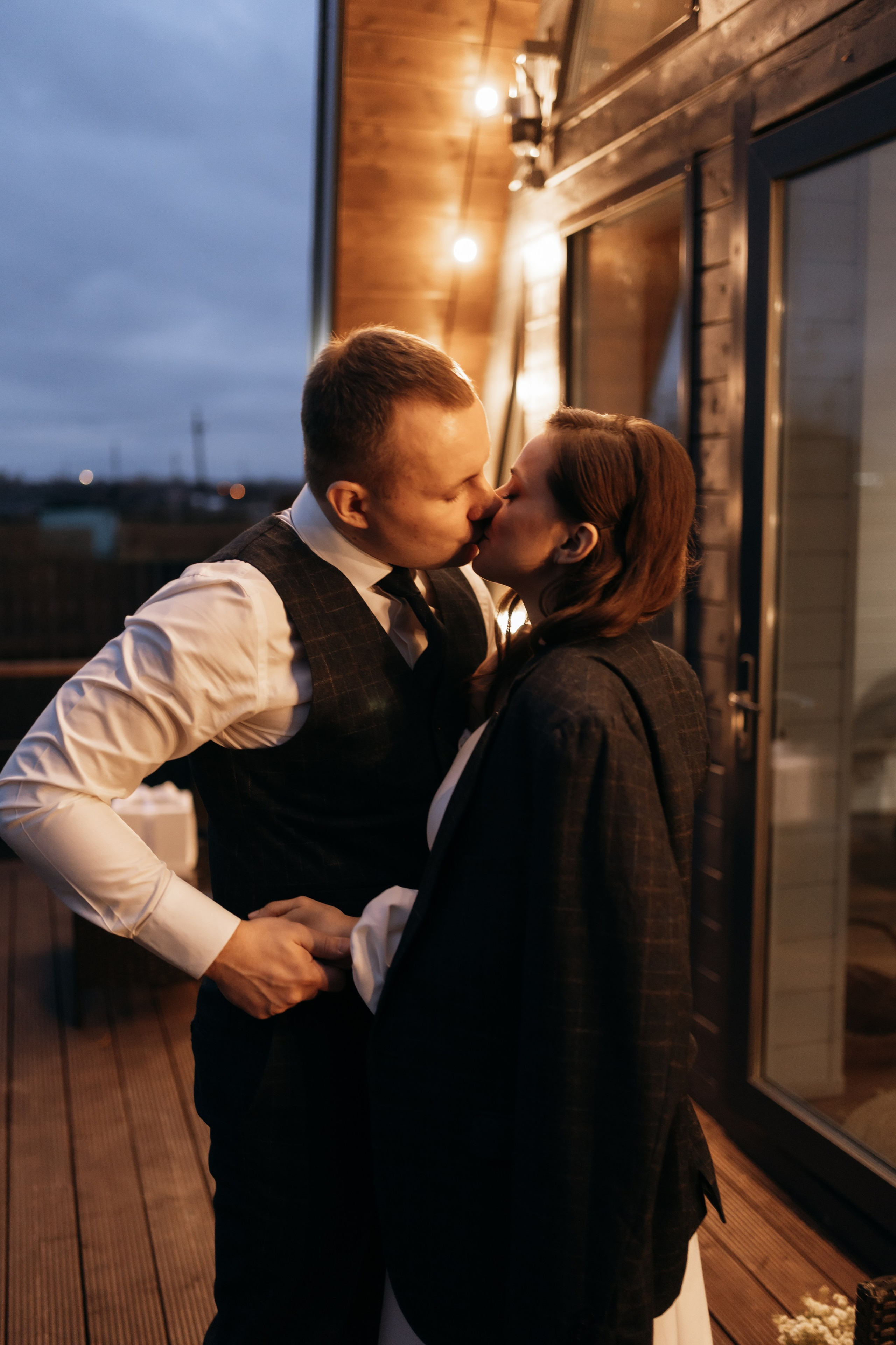 Выездная свадебная фотосессия в коттедже в Архангельске. Портретный и свадебный фотограф в Архангельске Елизавета Стрекаловская