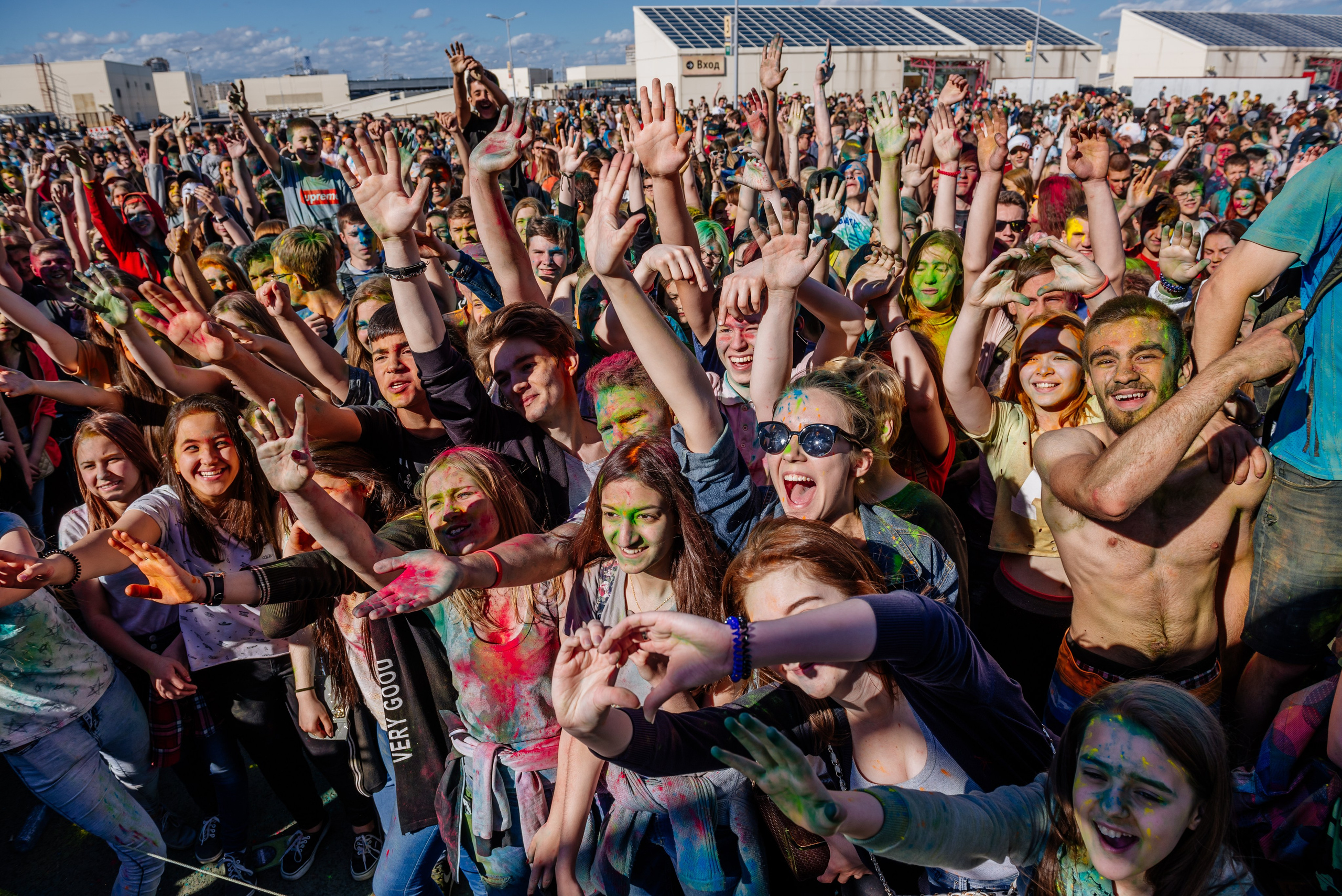 Фестиваль красок Holi. Москва, МО. Фотограф LANA STIL. Семейный, репортажный фотограф, студия. Женский, мужской портрет. Фотографирую территориально в г. Королев, Москва, МО