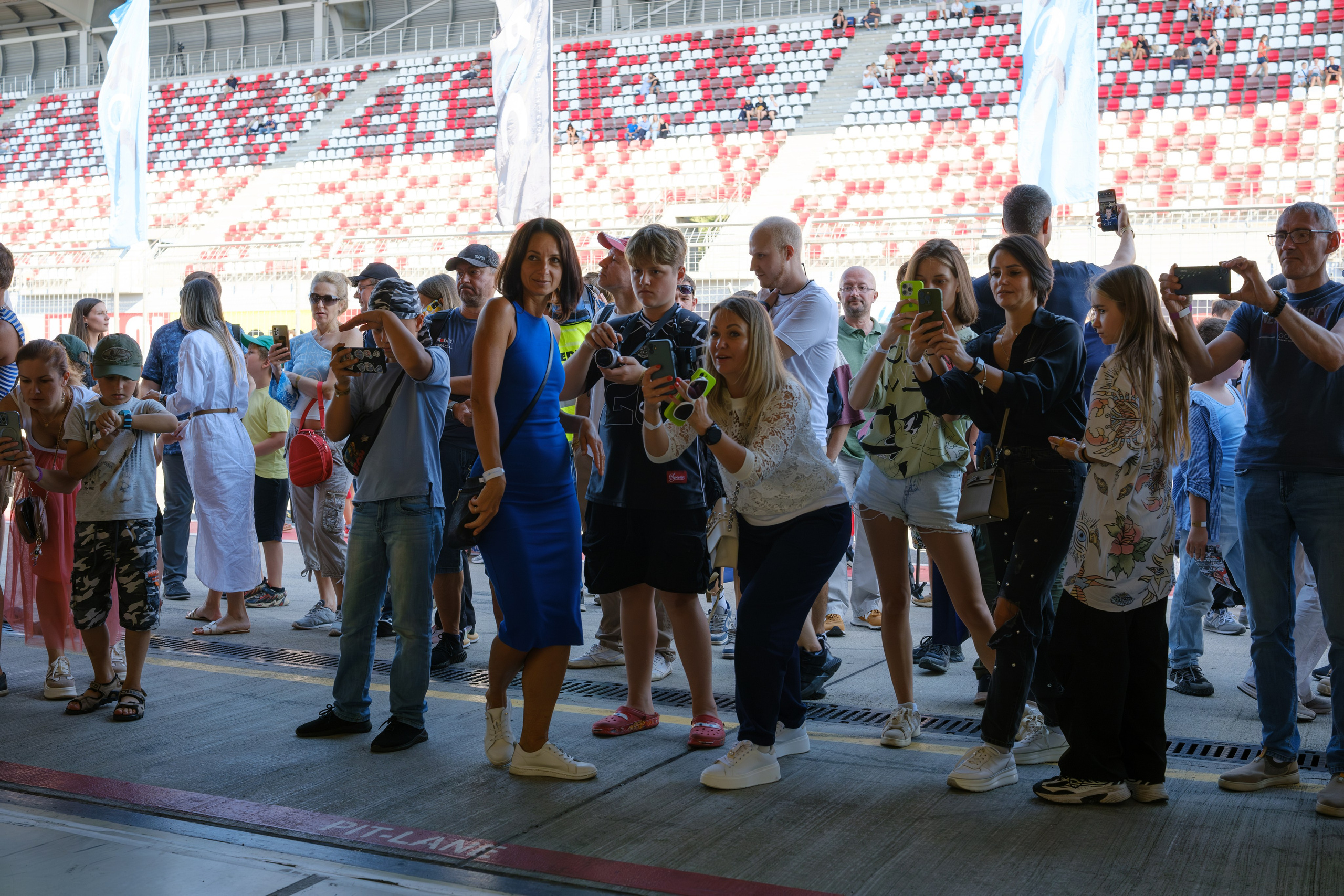 Российская серия гонок на выносливость. Авто и мотоспорт — фотограф Антон Медведев iCoguar