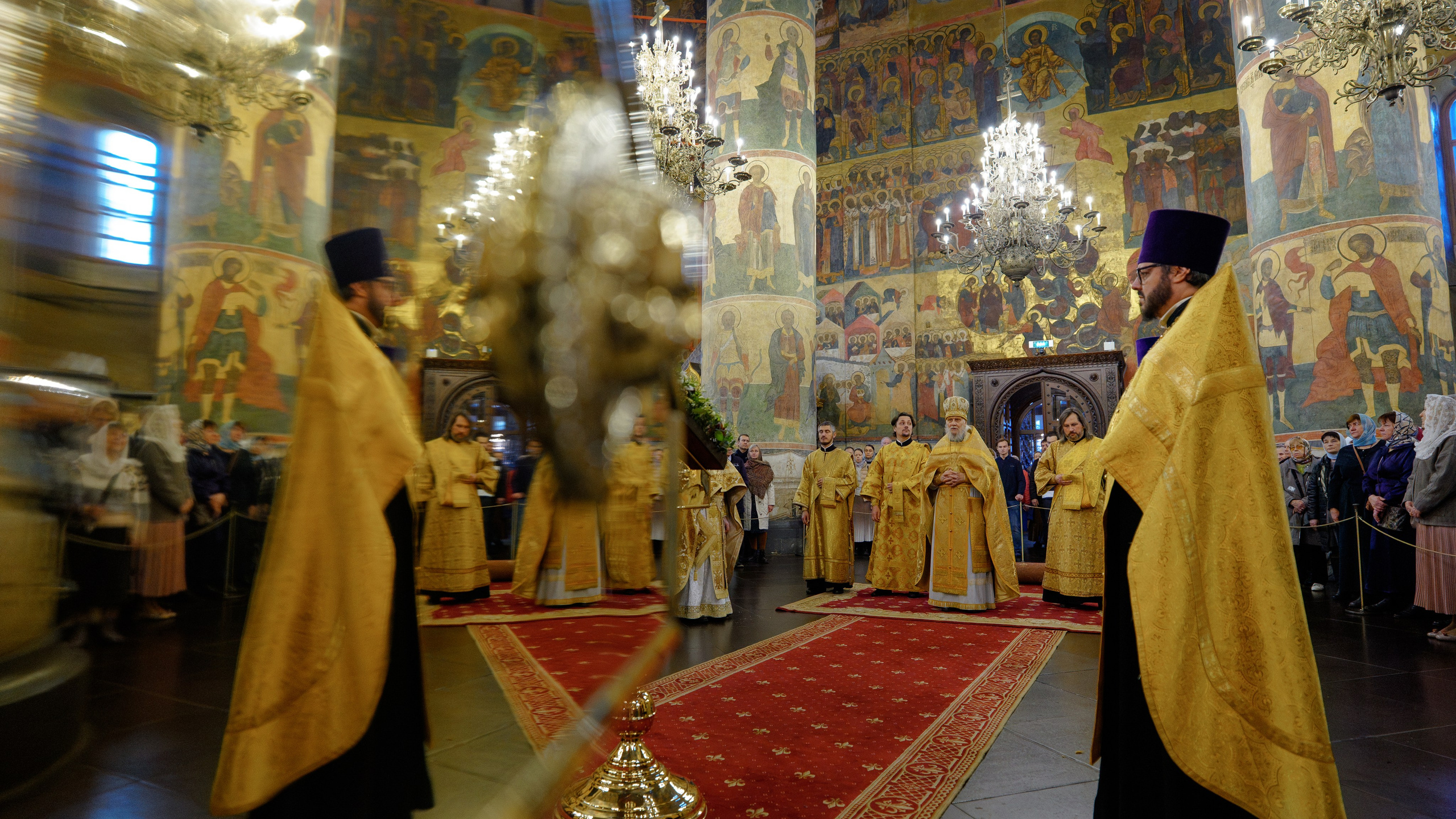БОГОСЛУЖЕНИЯ. Фотограф Елена Лунева