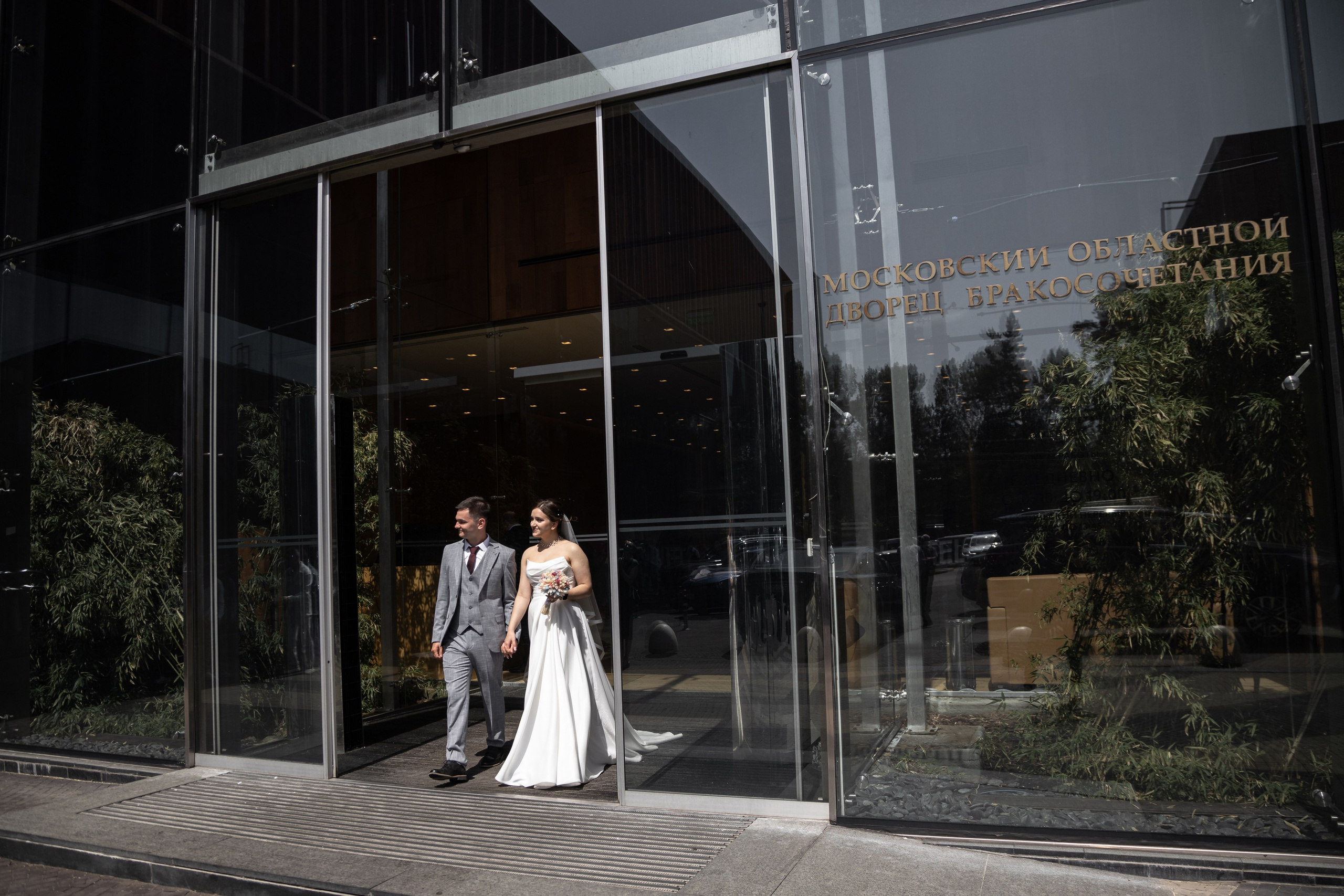 ЗАГС Барвиха. Свадебный фотограф в Москве. Сколько стоит фотограф на свадьбу в Москве.