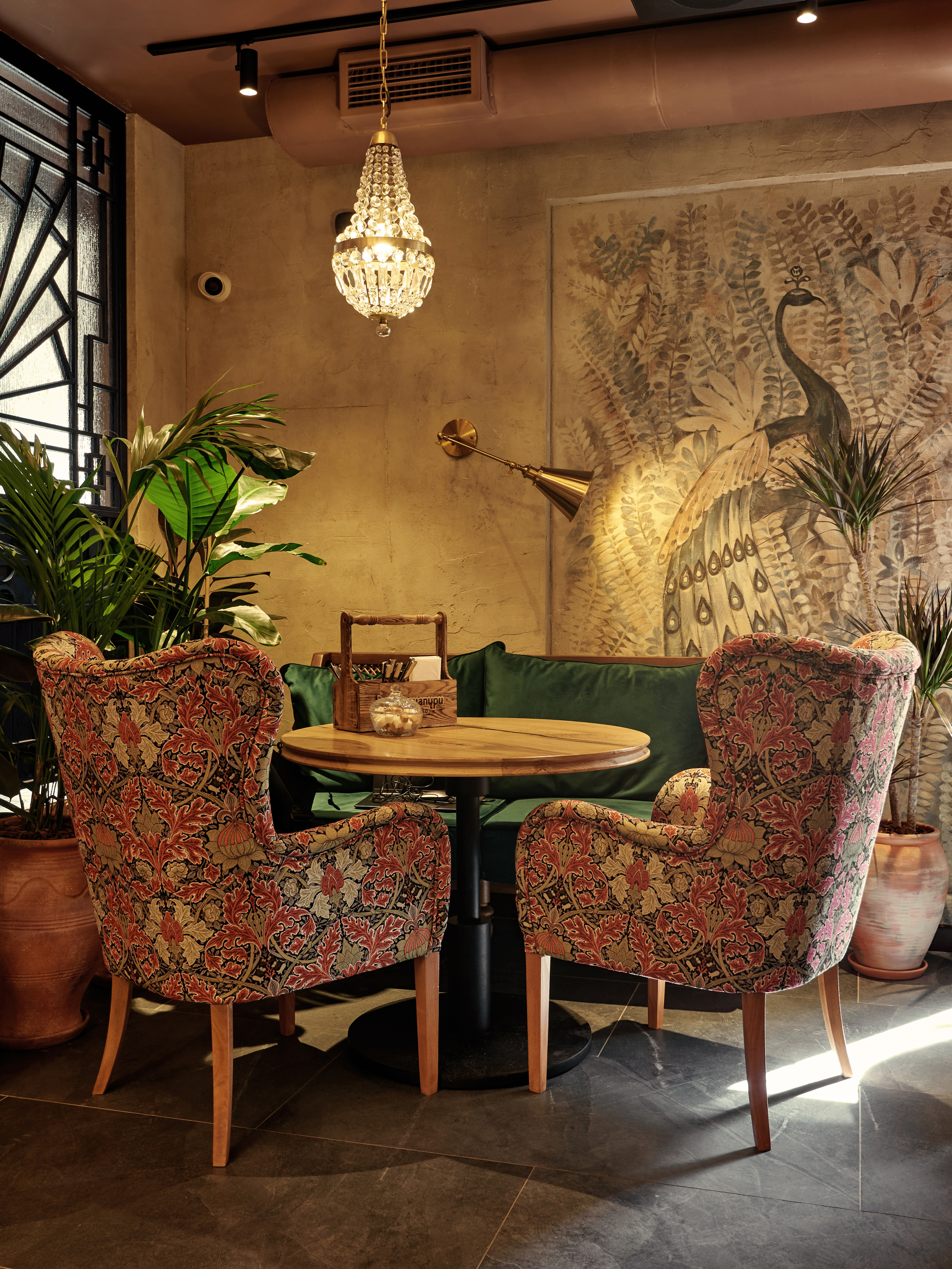 РЕСТОРАН | ХАЧАПУРИ ТЁТУШКИ МАРИКО. Интерьерный и архитектурный фотограф в Сочи МАКСИМ КСЕНЗОВ