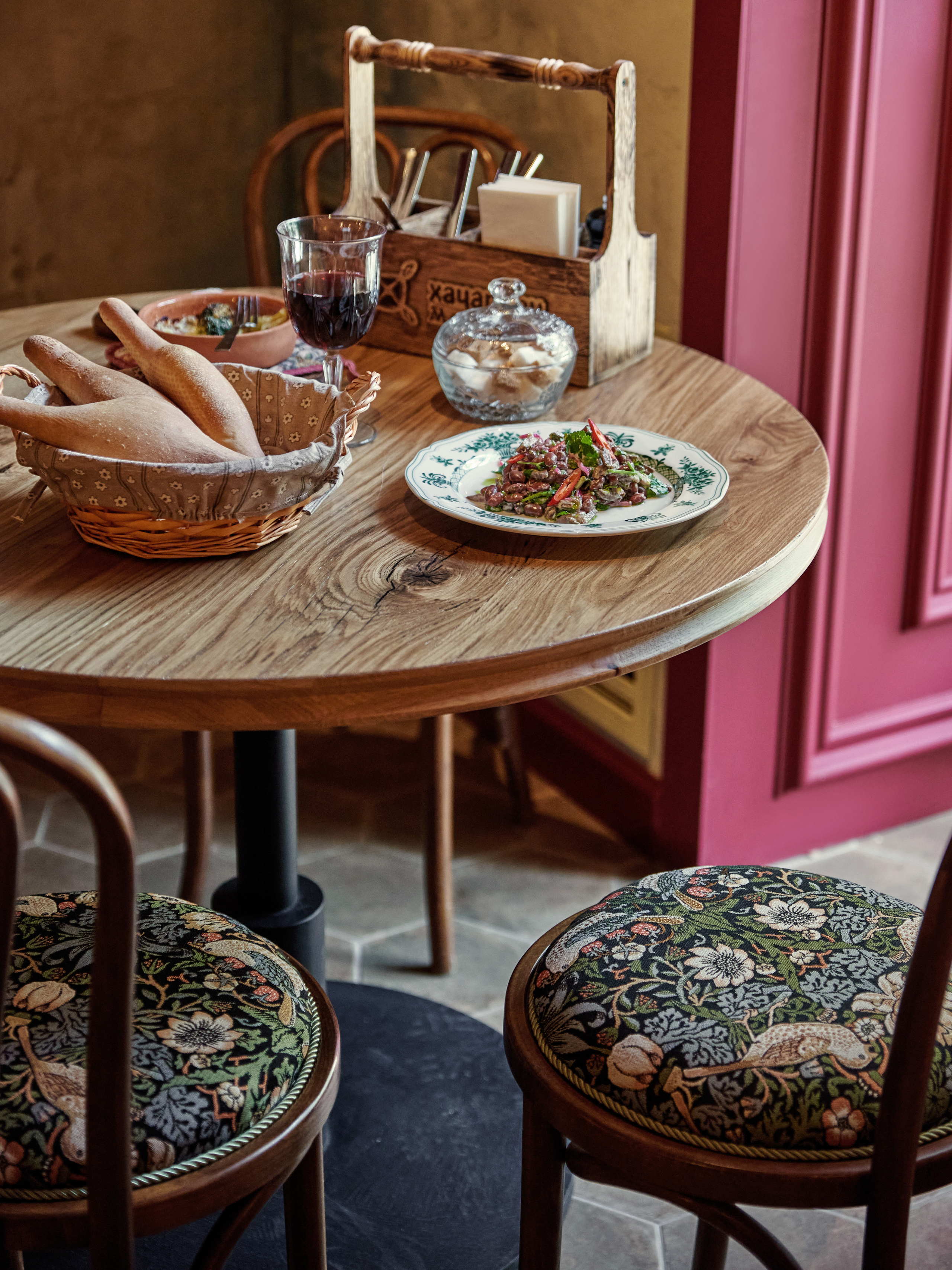 РЕСТОРАН | ХАЧАПУРИ ТЁТУШКИ МАРИКО. Интерьерный и архитектурный фотограф в Сочи МАКСИМ КСЕНЗОВ