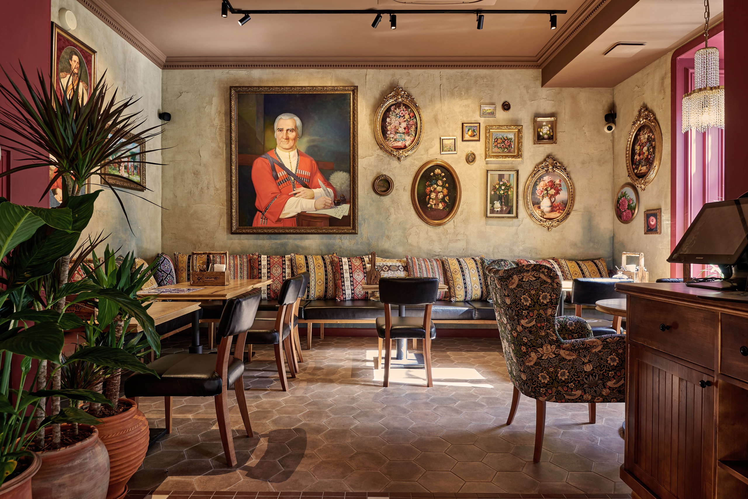 РЕСТОРАН | ХАЧАПУРИ ТЁТУШКИ МАРИКО. Интерьерный и архитектурный фотограф в Сочи МАКСИМ КСЕНЗОВ