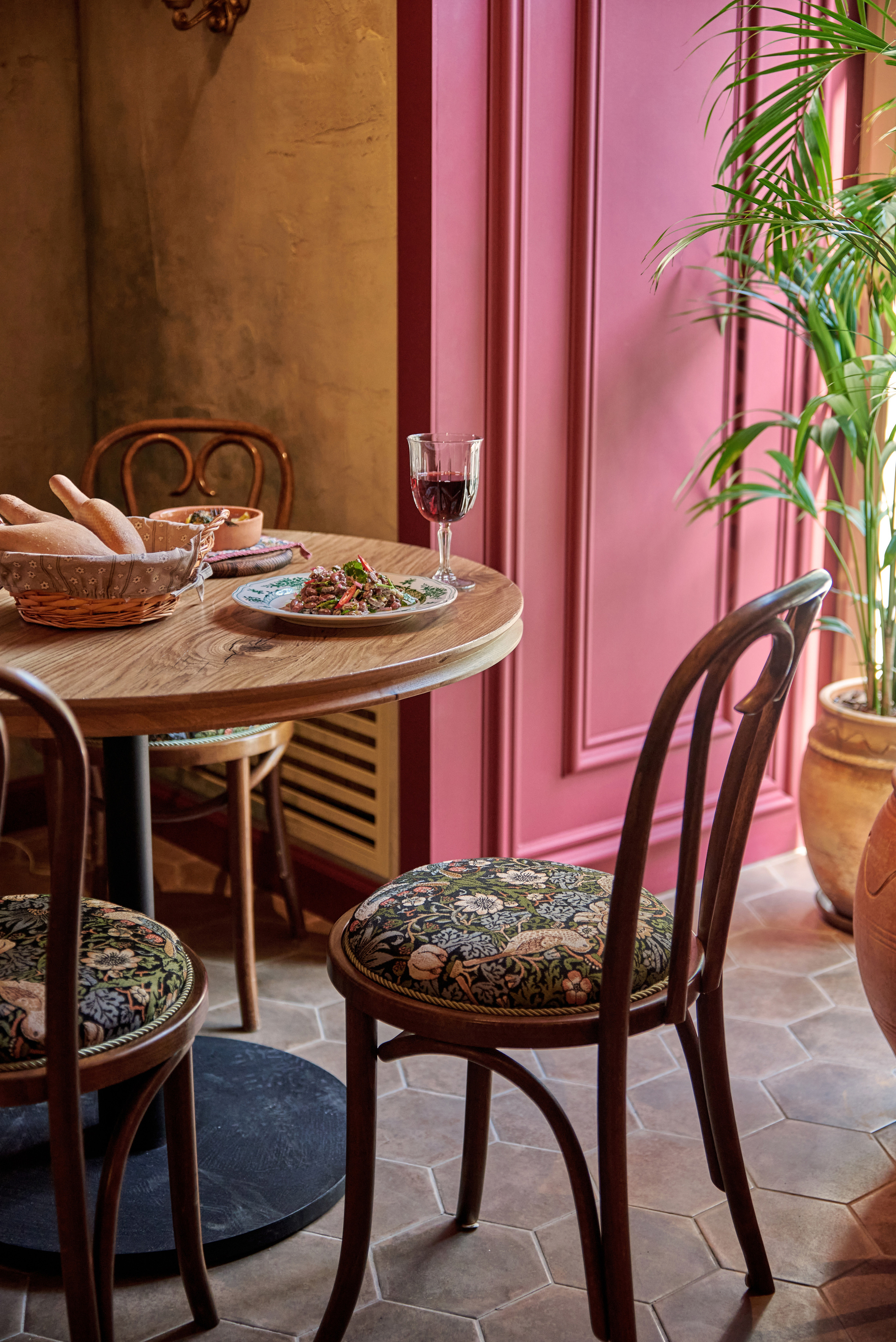 РЕСТОРАН | ХАЧАПУРИ ТЁТУШКИ МАРИКО. Интерьерный и архитектурный фотограф в Сочи МАКСИМ КСЕНЗОВ