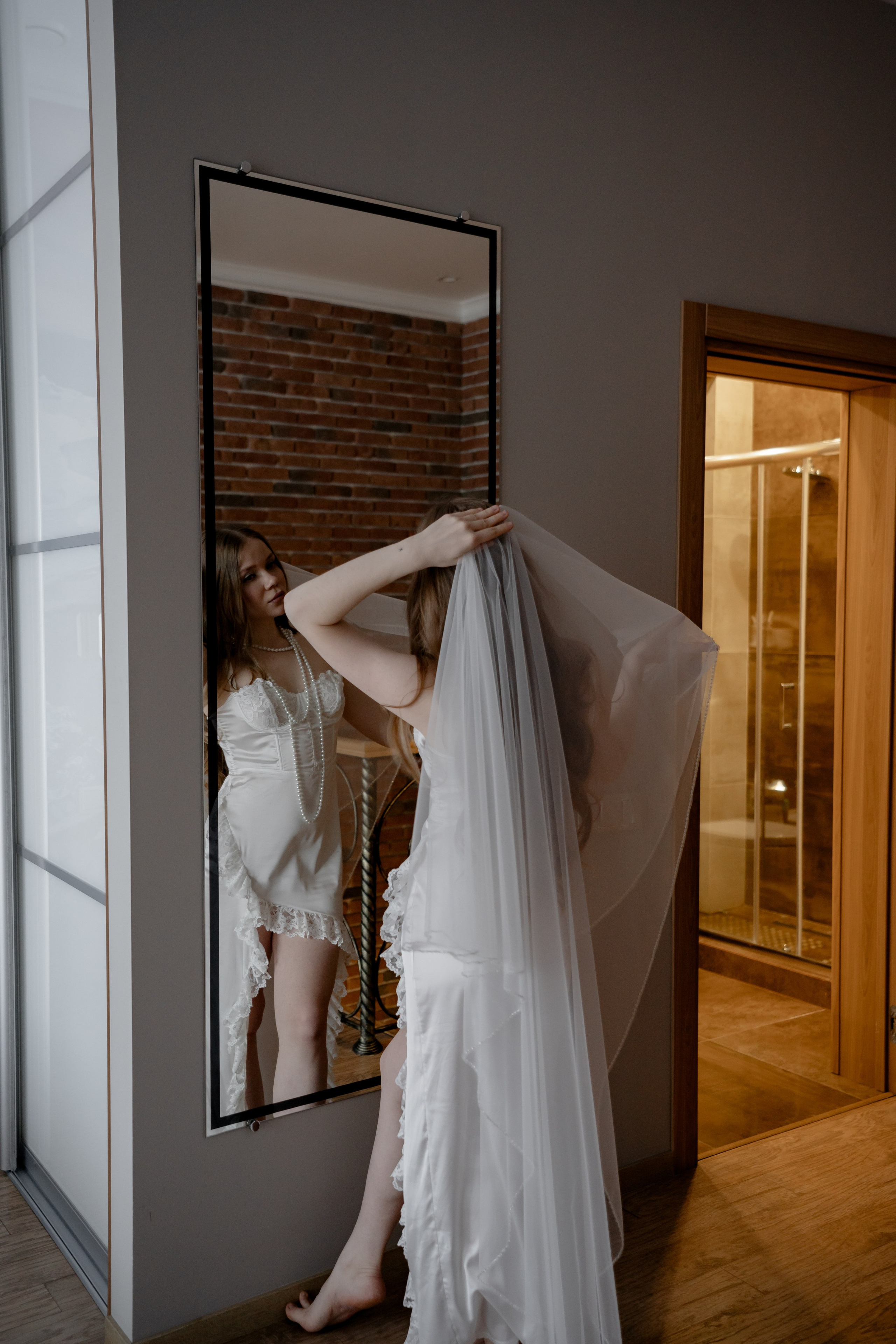 СВАДЕБНАЯ СЬЕМКА СБОРОВ В ОТЕЛЕ И ВЫЕЗД НА ЦЕРЕМОНИЮ (СНЯТО В СИБИРЕ В НИЖНЕВАРТОВСКЕ). Профессиональный фотограф, Санкт-Петербург — Виктория Богомолова