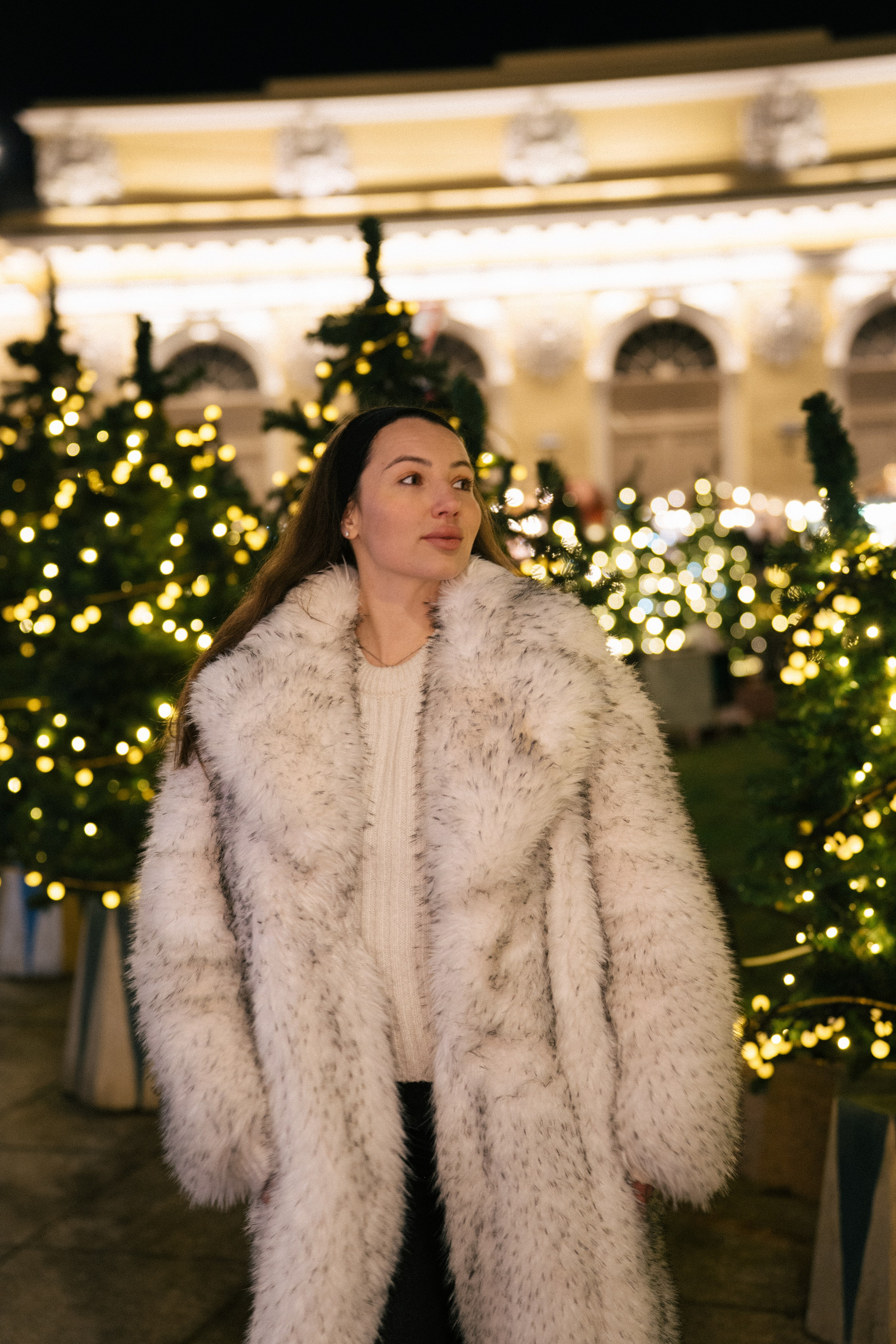 ПРОГУЛКА НА МАНЕЖНОЙ ПЛОЩАДИ ДЛЯ ДЕВУШКИ ПЕРЕД НОВЫМ ГОДОМ (НОВОГОДНЯЯ ФОТОСЕССИИЯ НА МАНЕЖНОЙ ПЛОЩАДИ). Профессиональный фотограф, Санкт-Петербург — Виктория Богомолова