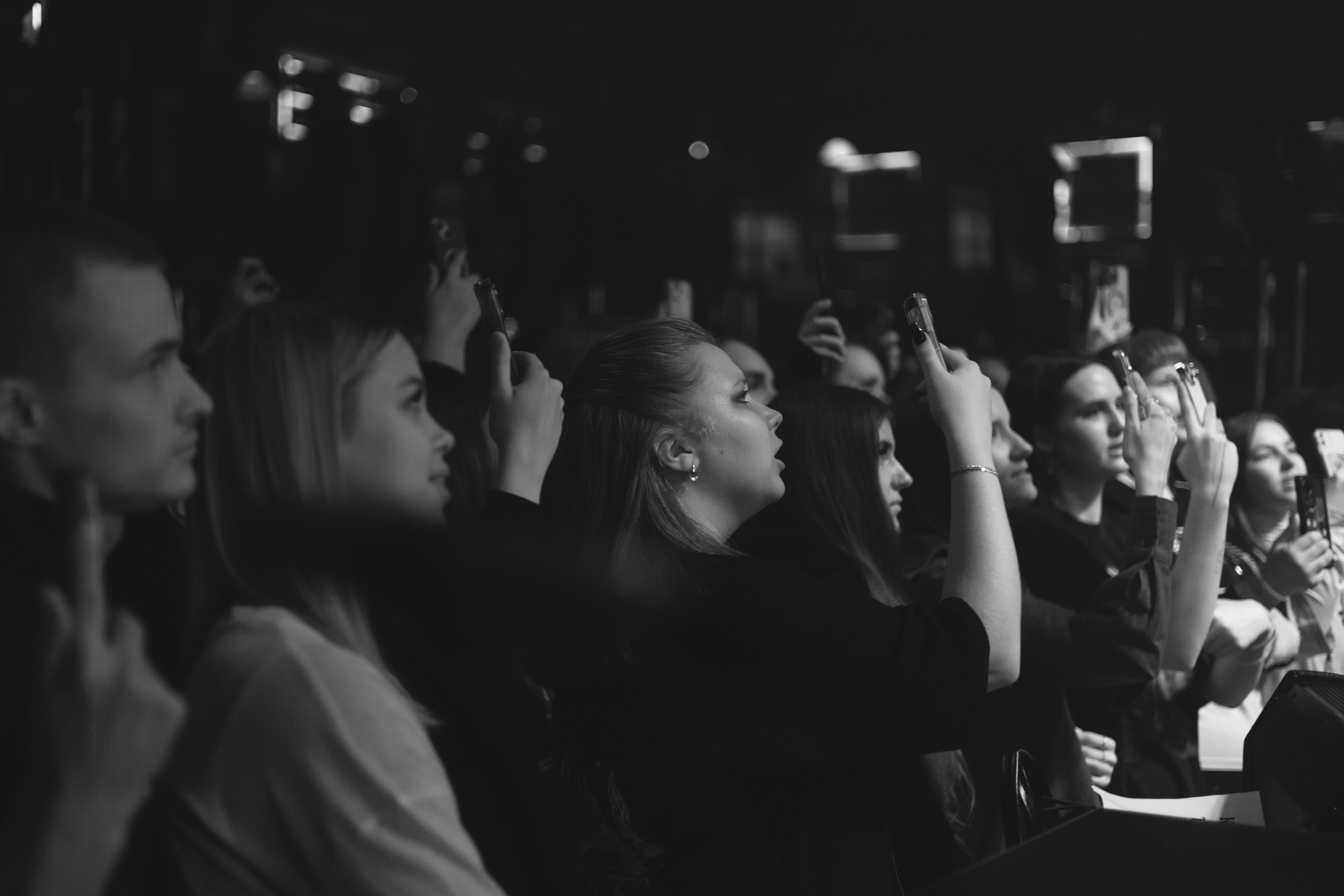 Mary Gu в Красноярске. Фотограф Красноярск съемки лавстори, фотосессия в студии, портретная съемка, творческие фотосессии