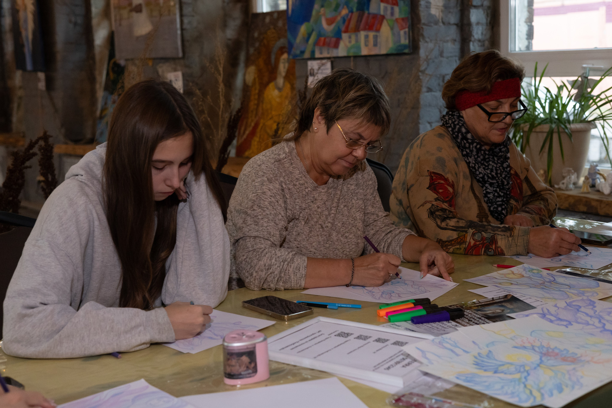 Выставка «АНГЕЛЫ МИРА». Фотограф Красноярск съемки лавстори, фотосессия в студии, портретная съемка, творческие фотосессии