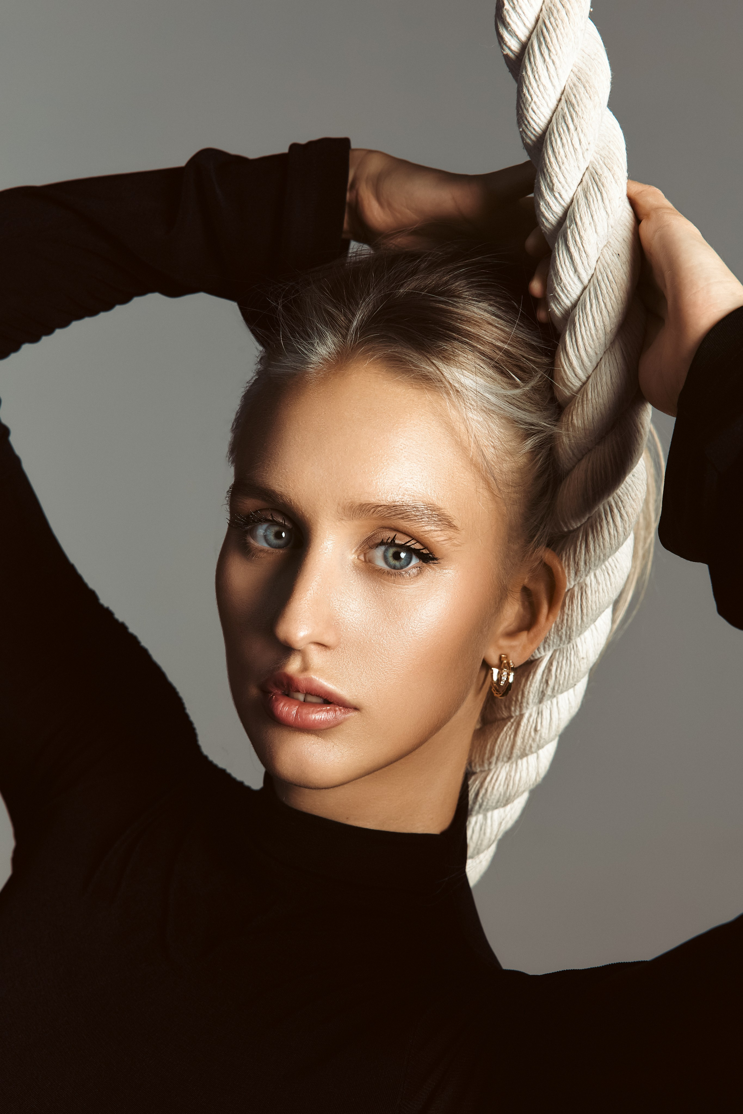 Студийная фотосессия в черном платье | Портфолио фотографа Екатеринбург