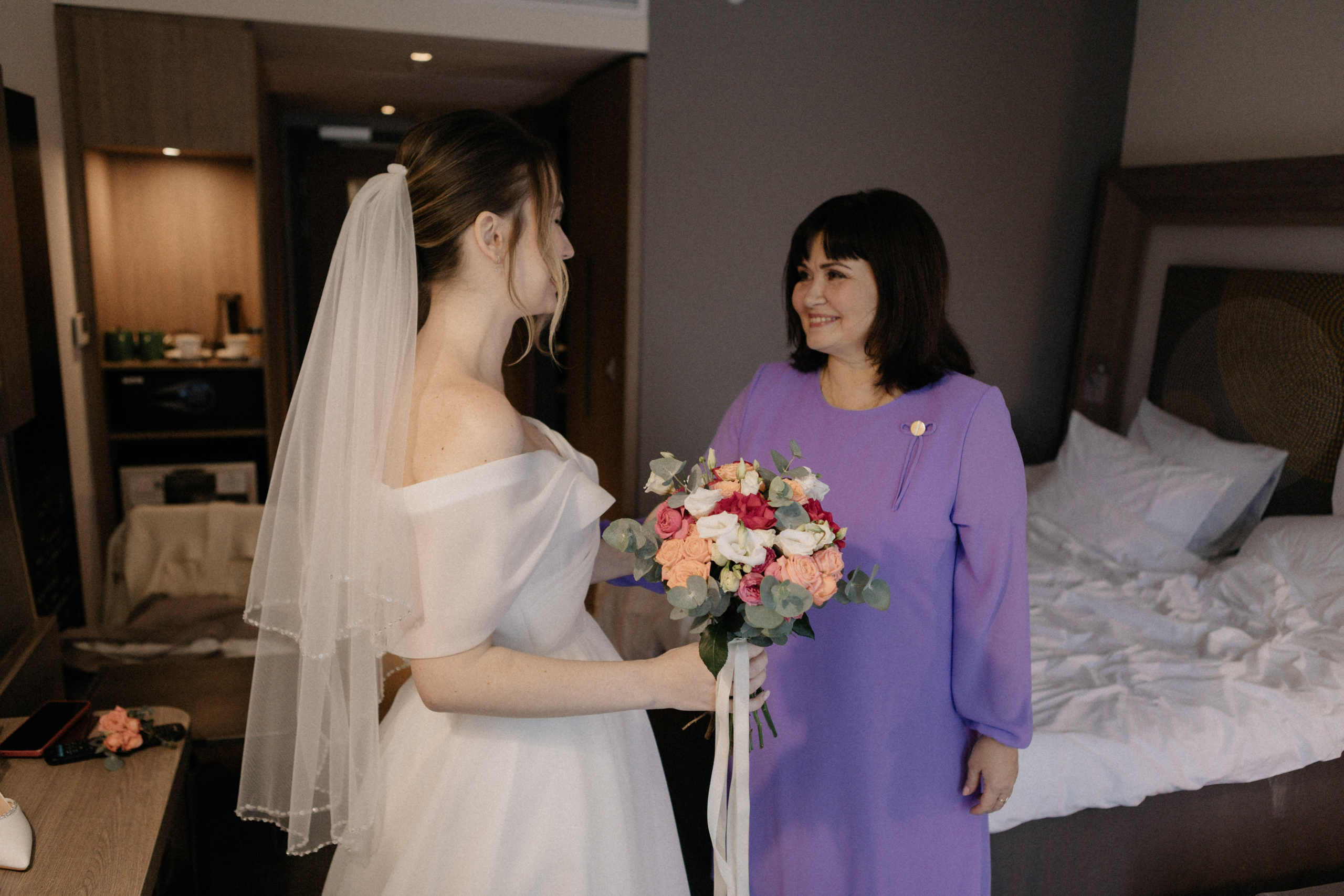 Ксюша и Илья. Утро в отеле роспись в Birds. Свадебный и портретный фотограф в Москве Анастасия Масюк