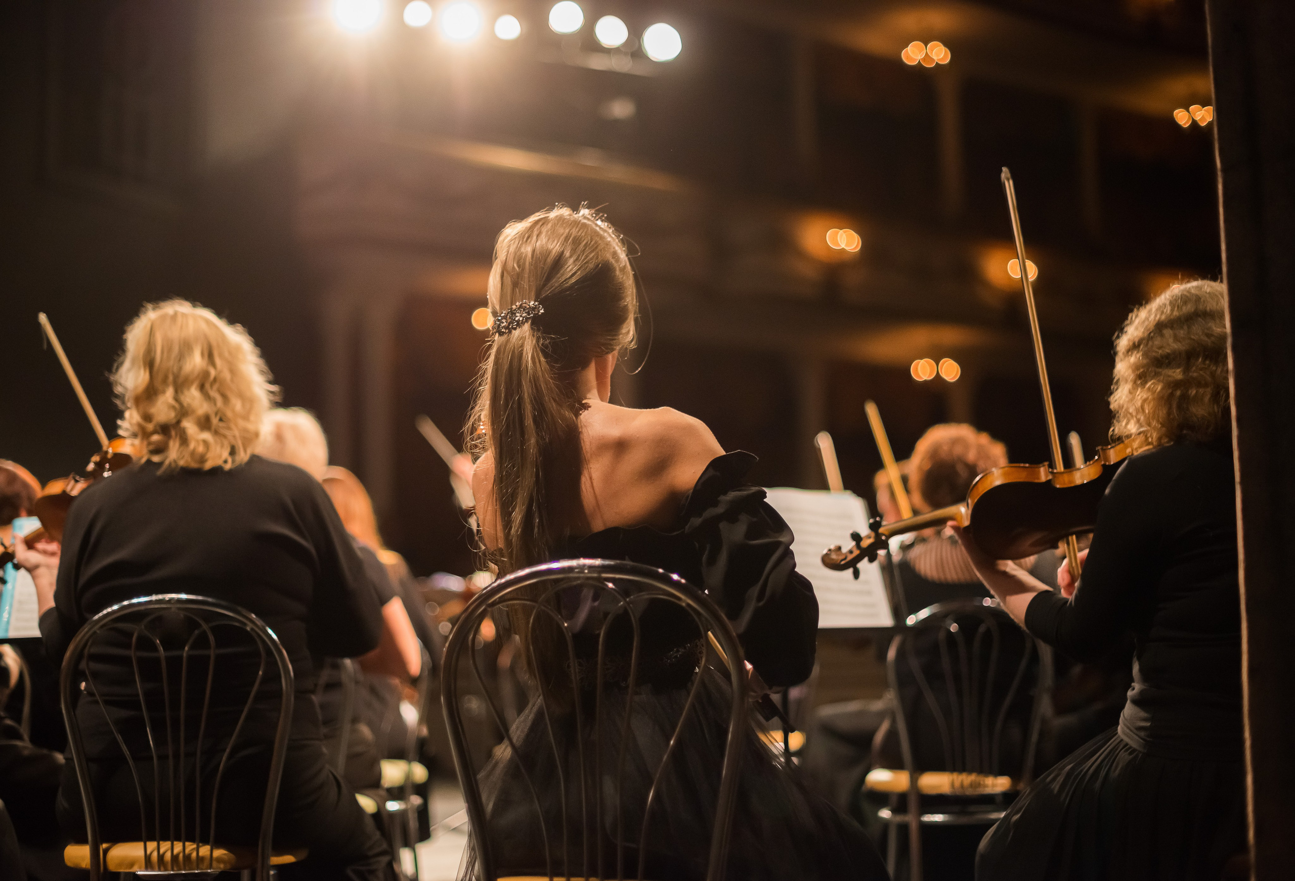 •Концерты. Фотограф Ксения Шевкопляс. г. Калининград. Кинематографический стиль — эстетика и истории, рассказанные через объектив