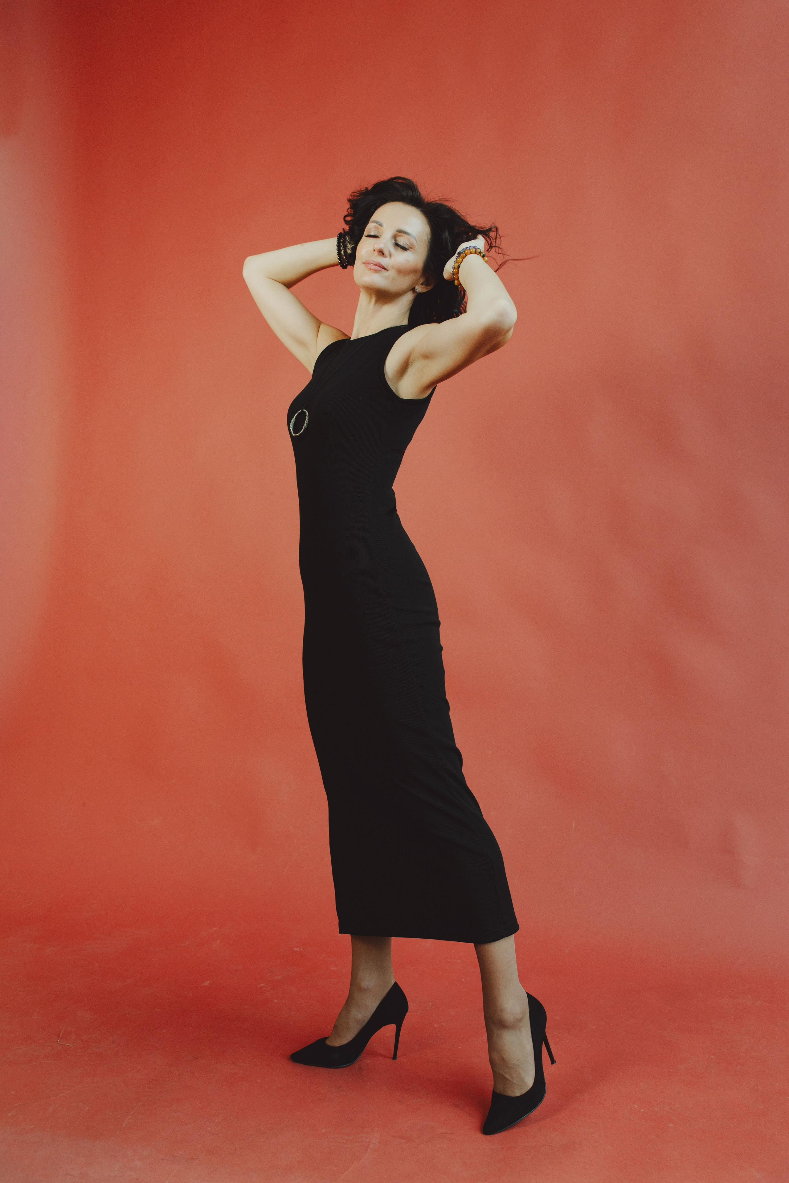 Женские портреты. Айсылу Счастливая — Фотограф | Ретушёр | Нейрокреатор