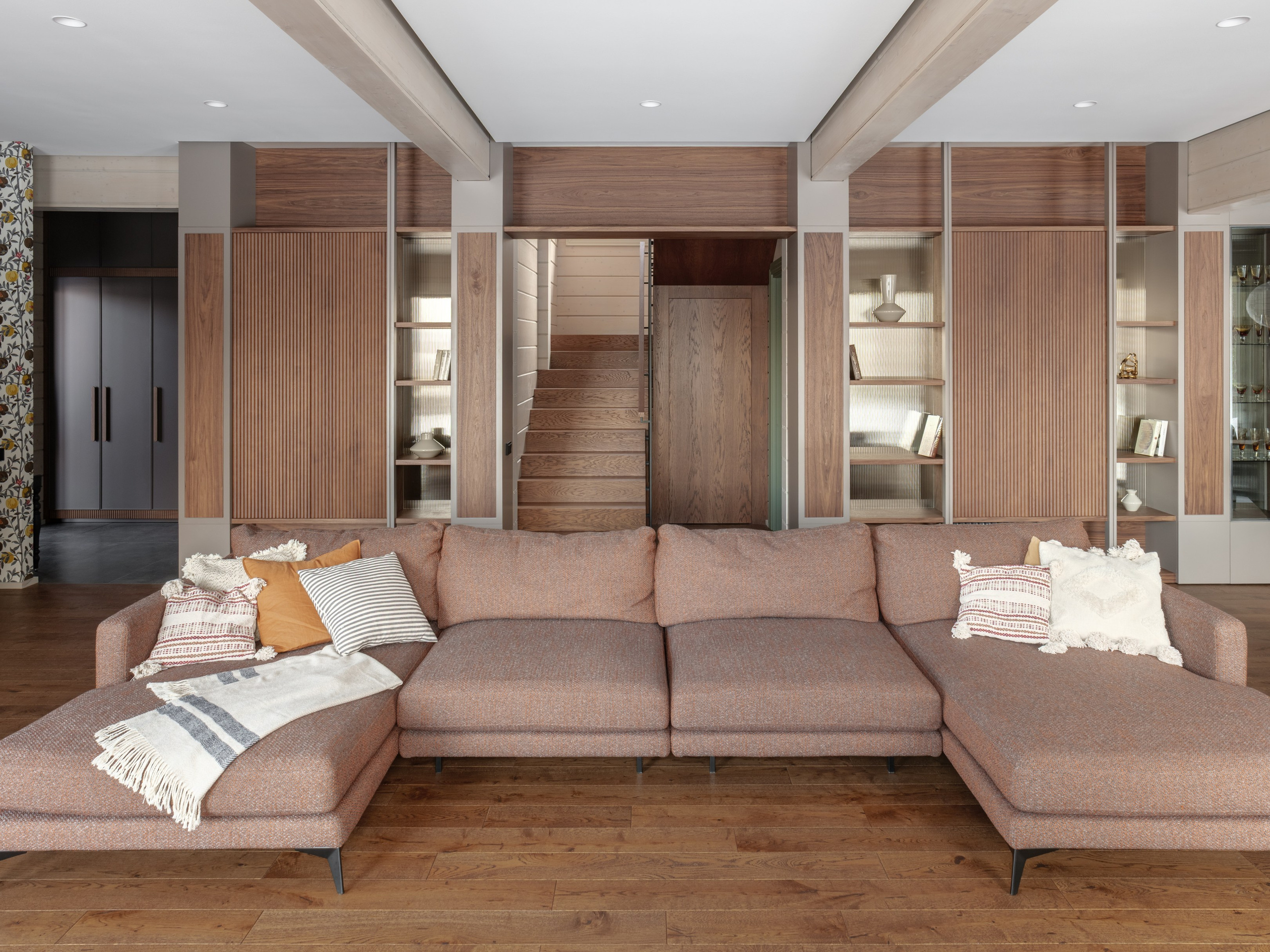 Загородный дом. Дизайнер Дмитрий Кисляков. Мебель на заказ