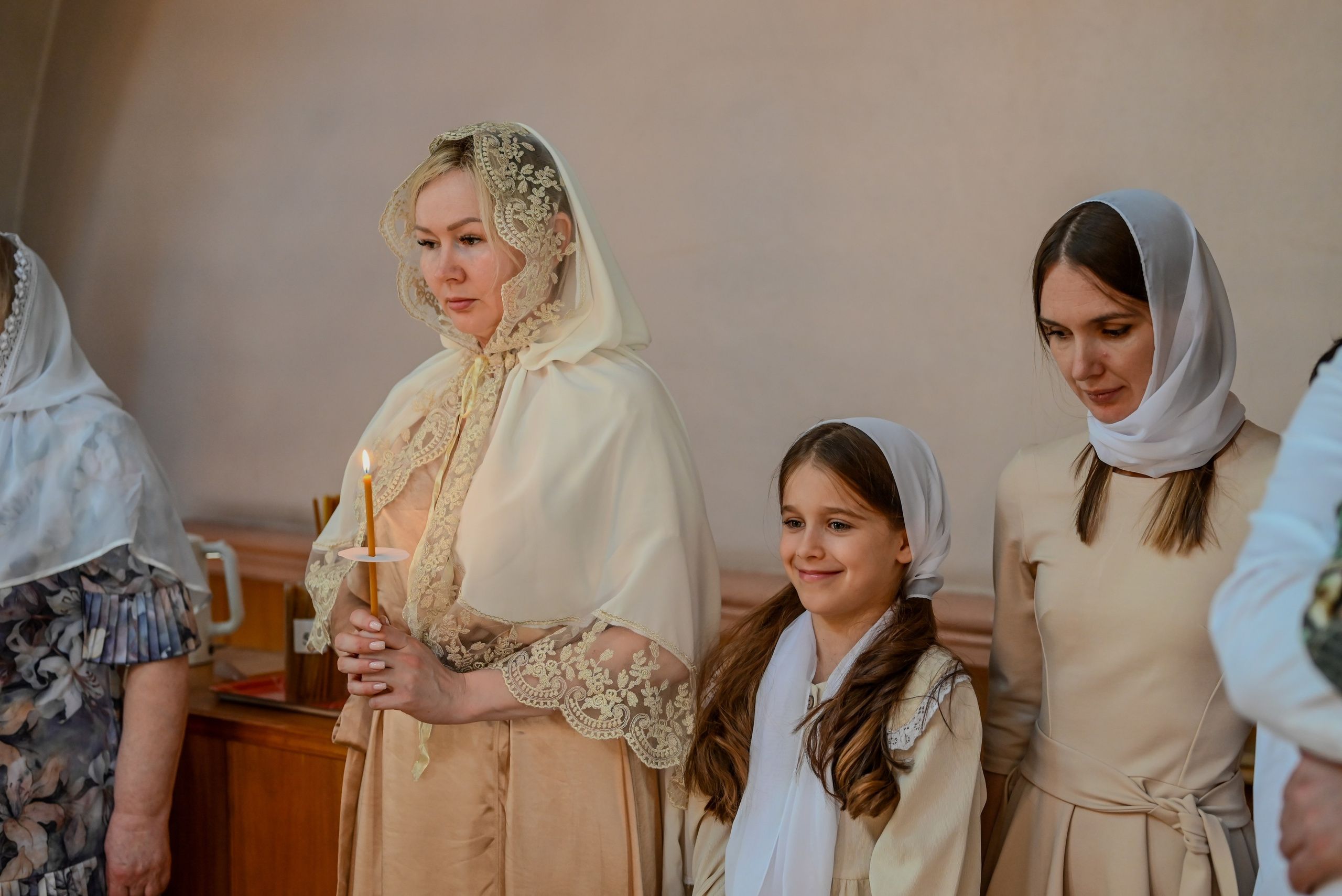 Крещение мама Анна. Семейный и детский фотограф Москва