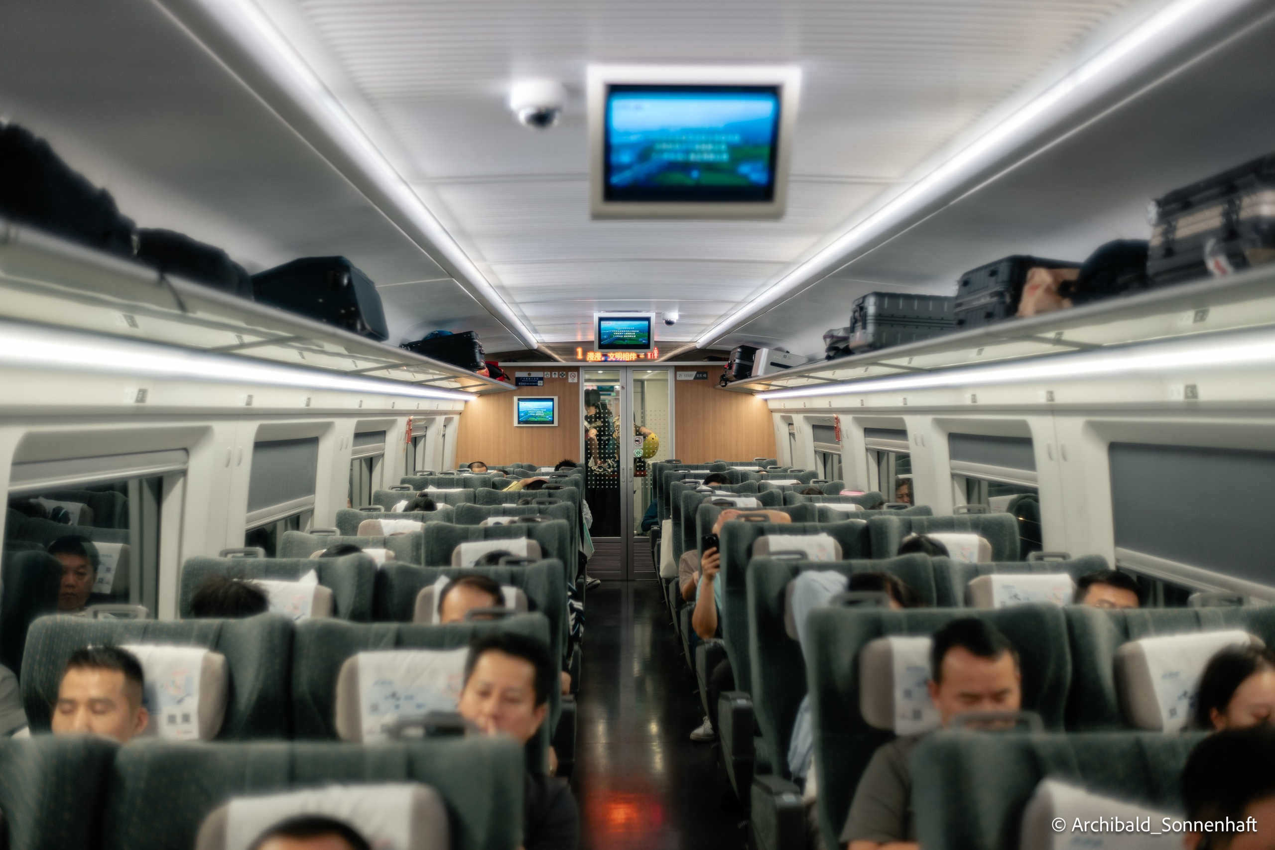 Kayaking in Huizhou, China. Photographer in Guangzhou, China. Archibald Sonnenhaft