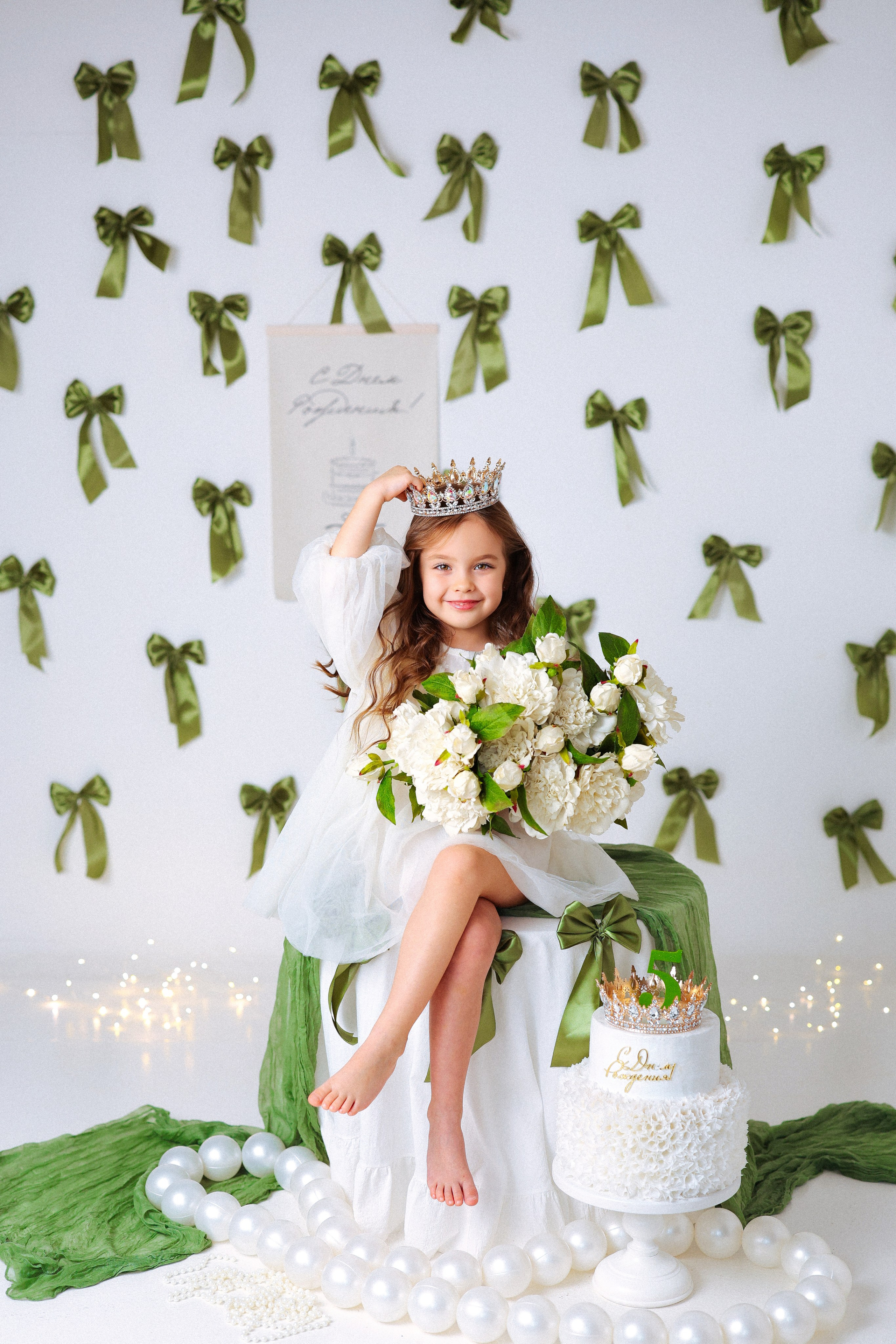 Малышки Антураж