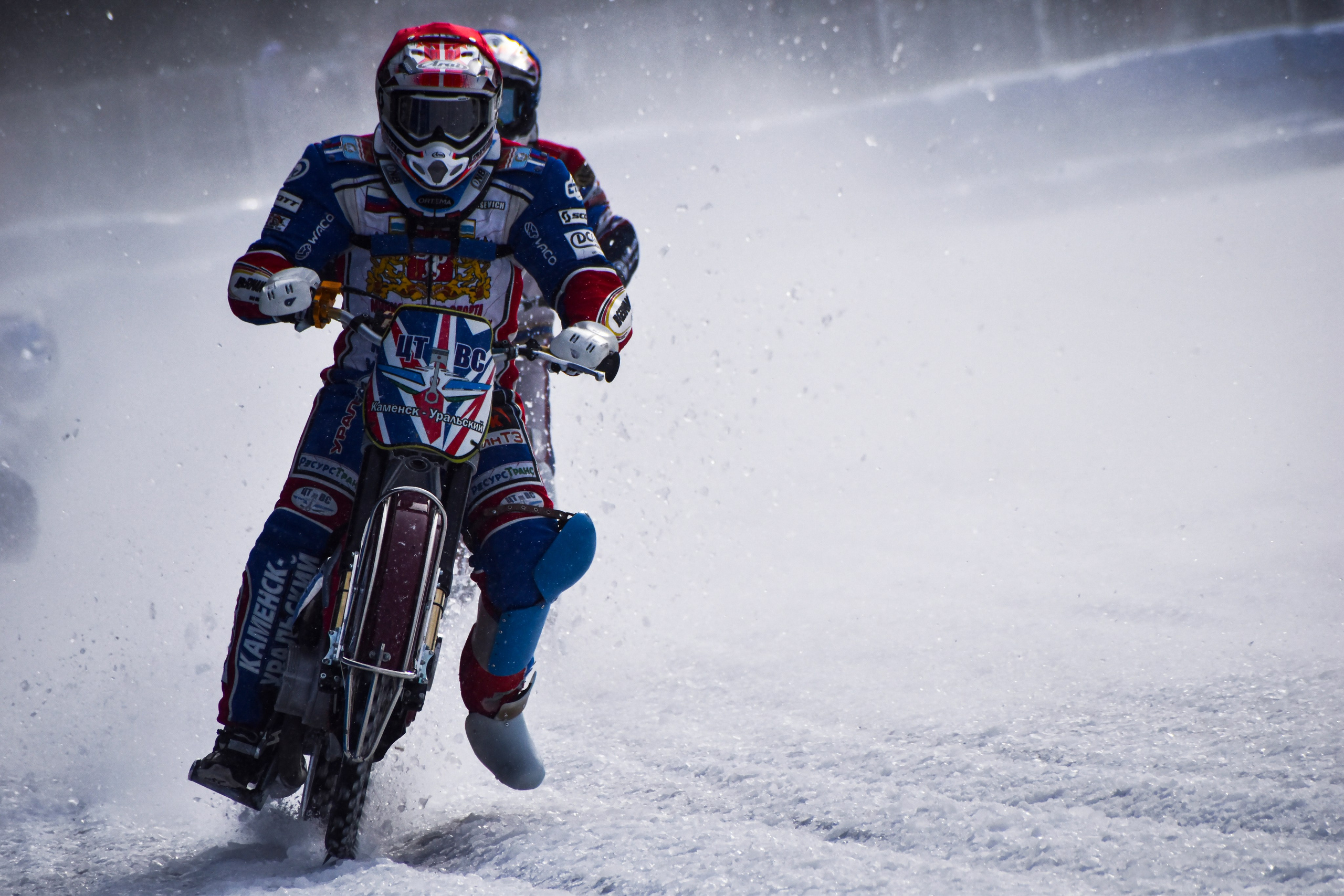 Ледовый спидвей 2025. Голосов Дмитрий — автоспортивный фотограф