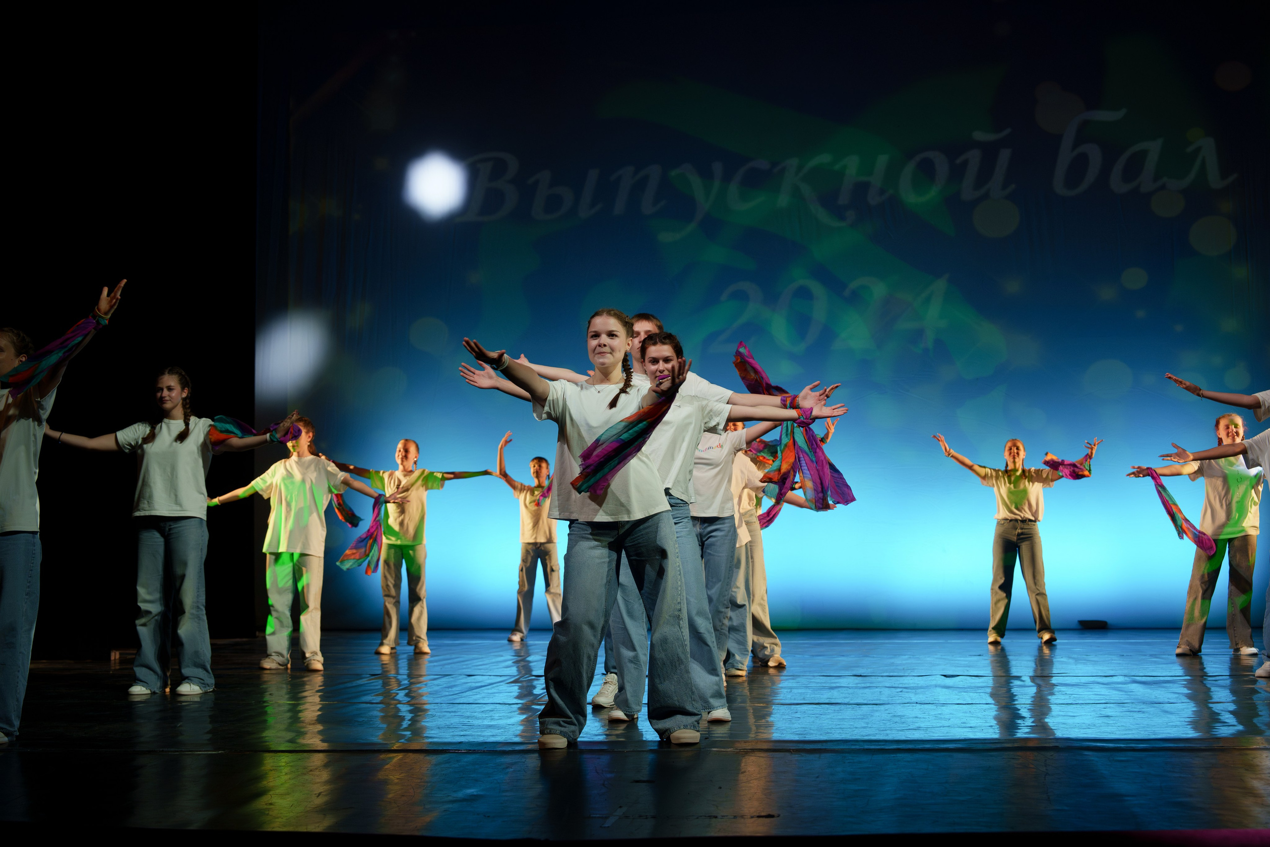 Выпускной Гимназия 7. Свадебный и репортажный фотограф Элина Козырьянова