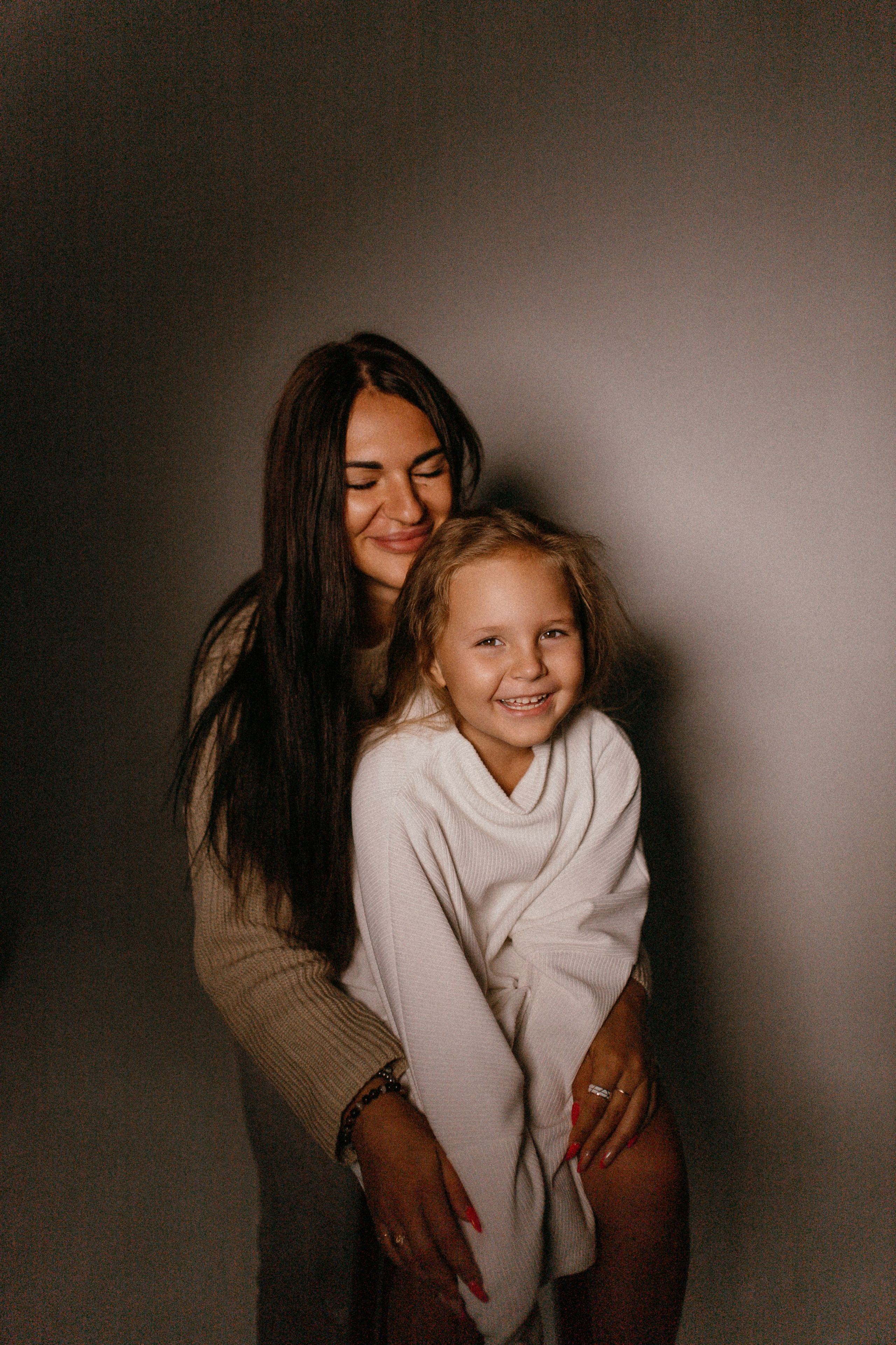 Есения и мама. Семейный фотограф Губкин/Старый Оскол