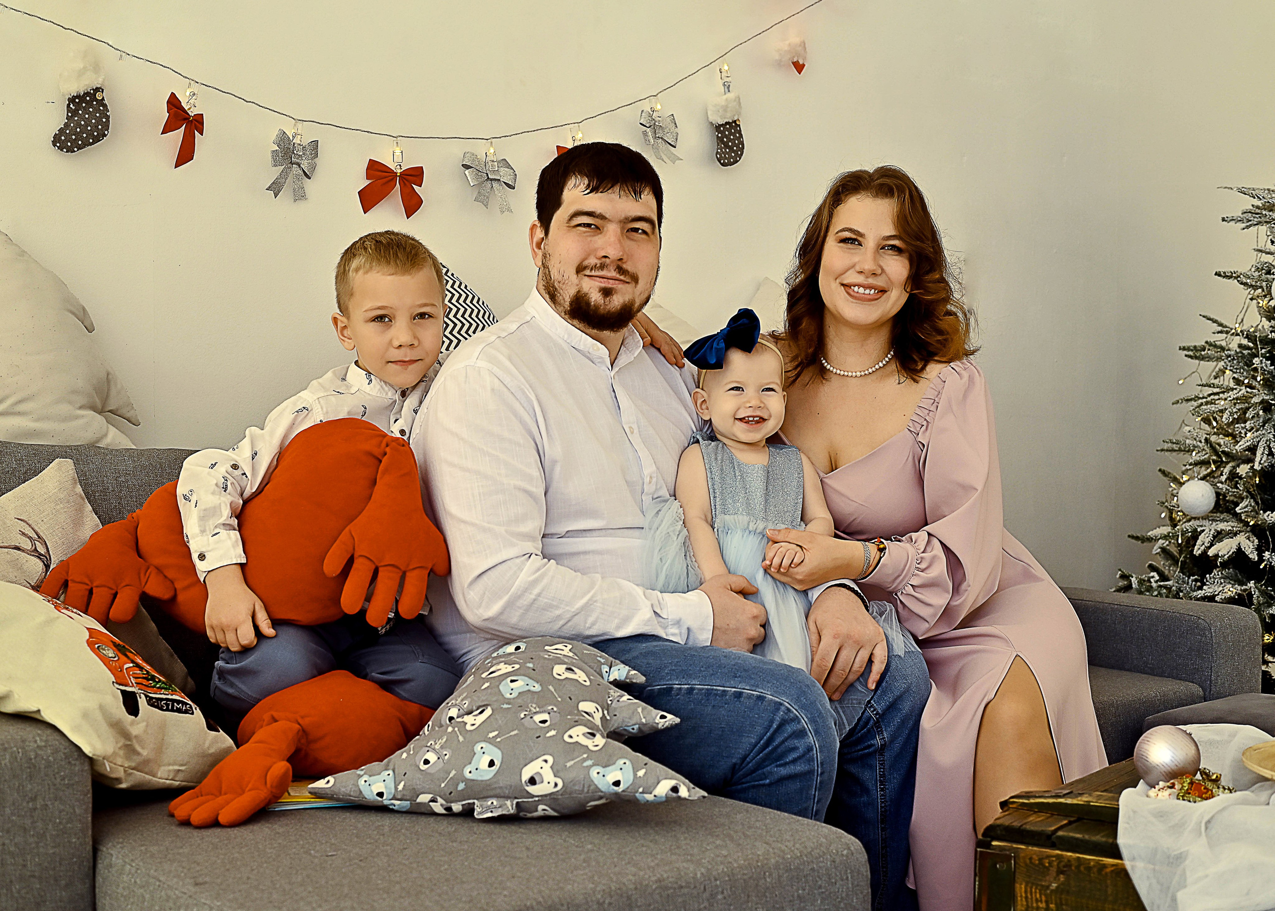 Екатерина, Алексей, Мишаня и Юлечка. Фотографы крещения/венчания  Красноярск Татьяна и Вячеслав Переваловы