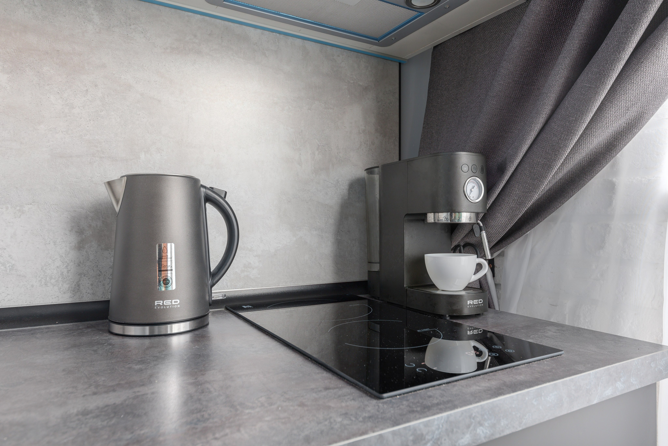 Студия, Полтавская ул