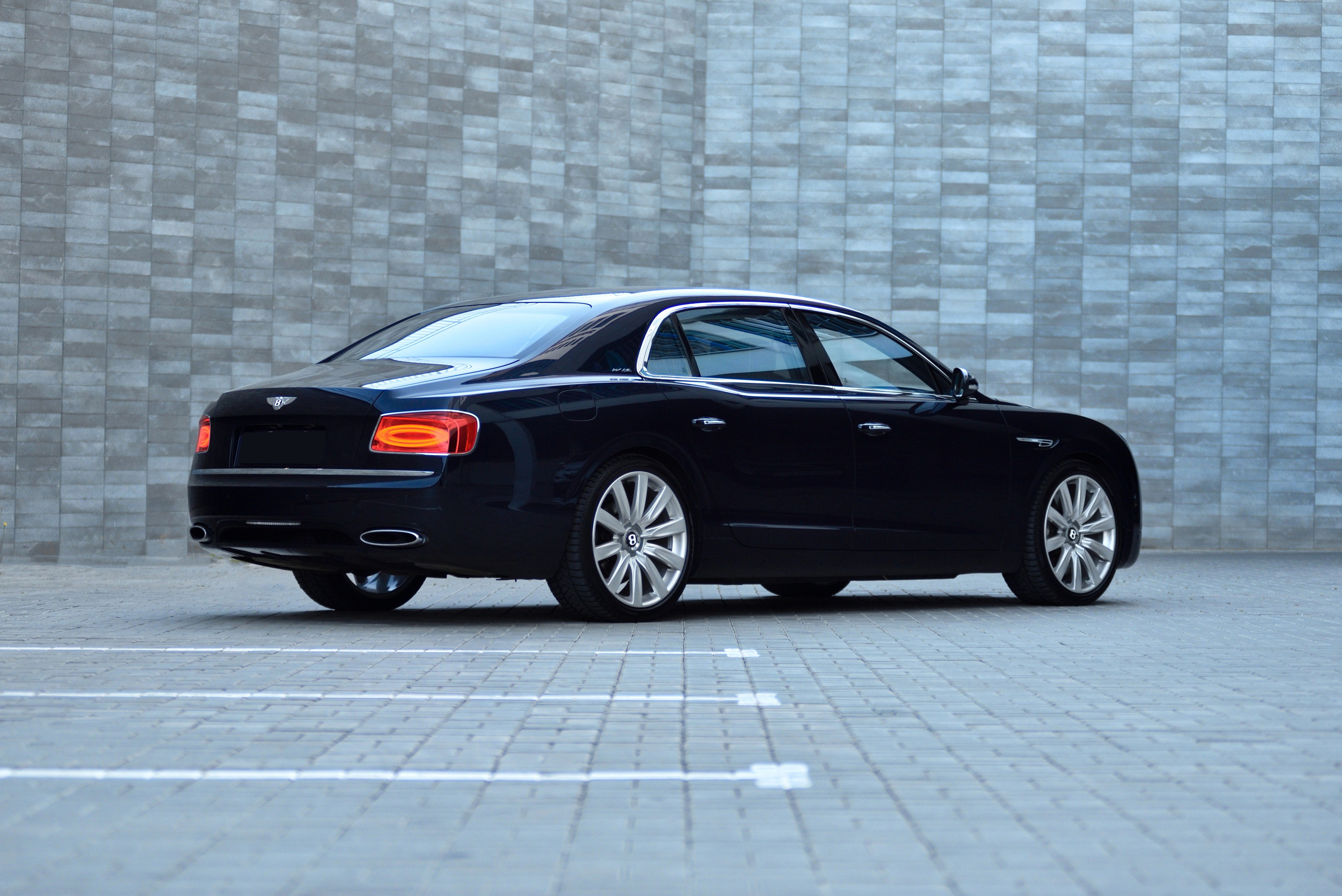 Bentle Continental GT 6.0. Автомобильный и интерьерный фотограф в Минске Александр Тагаев