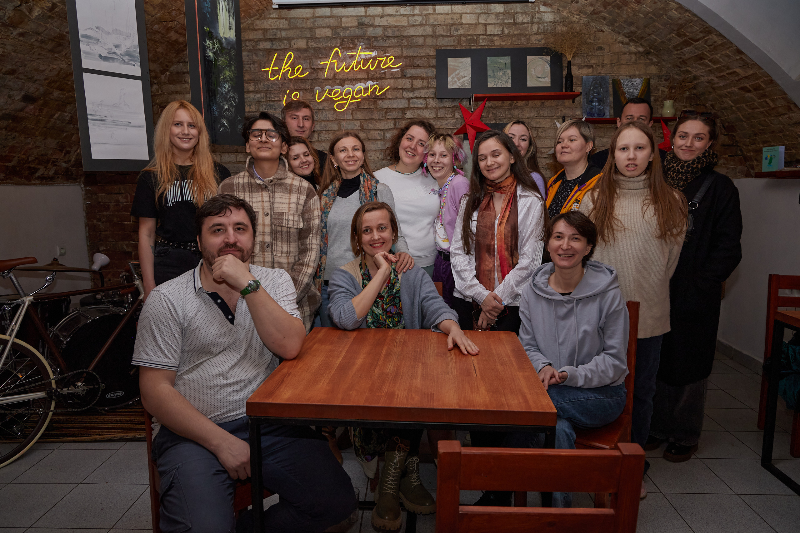 Открытие выставки. Предметный и контентный фотограф в Москве Курочкина Оксана