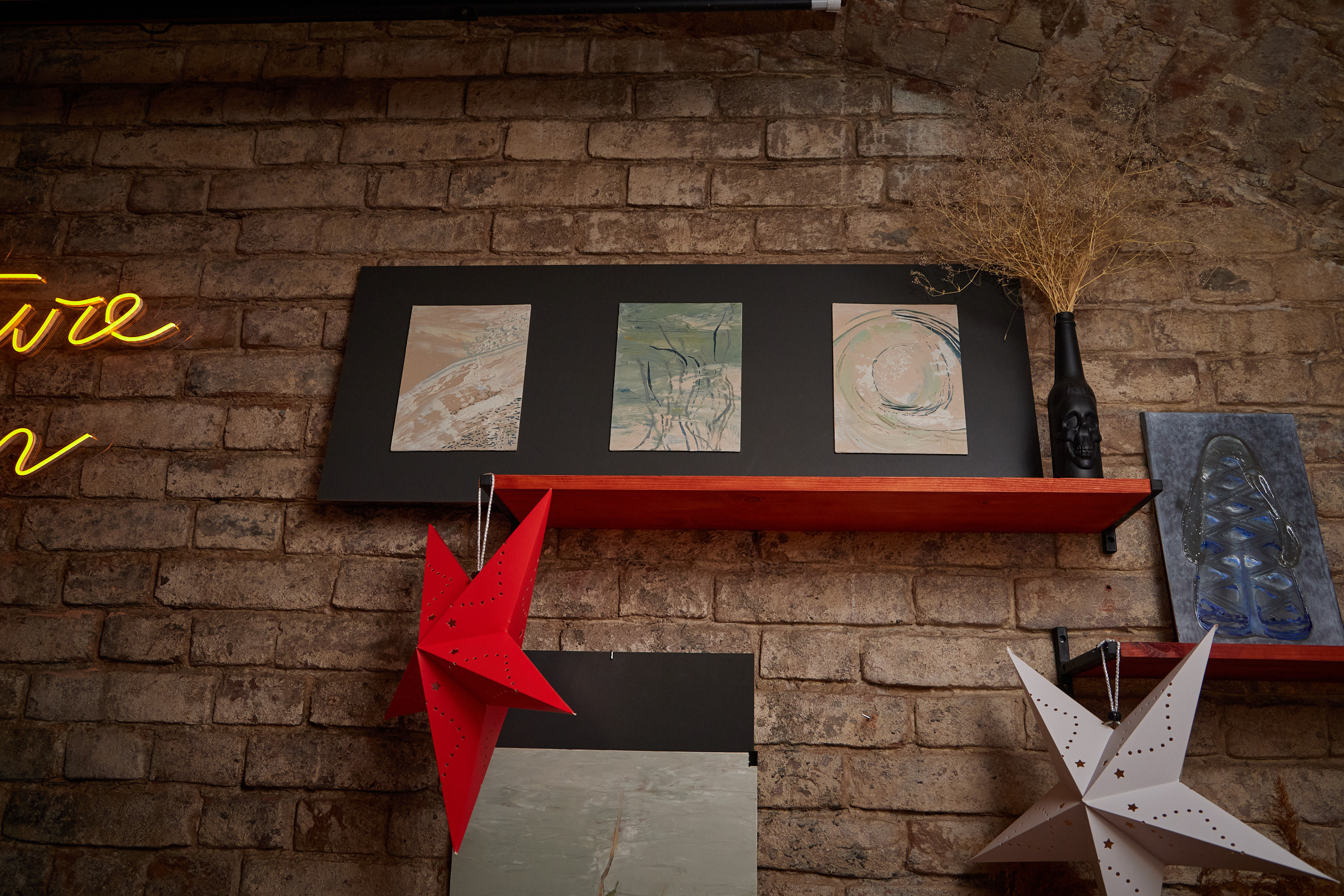 Открытие выставки. Предметный и контентный фотограф в Москве Курочкина Оксана