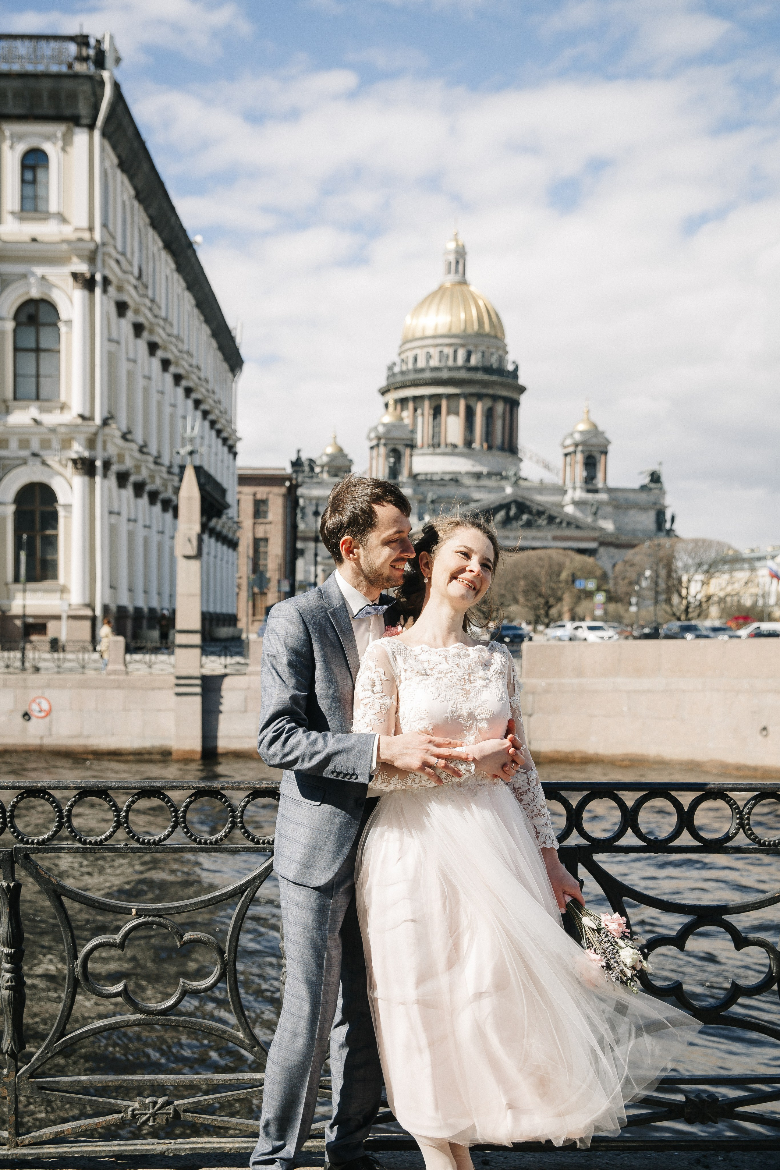 МАЙ | Дворец № 1, Атланты, Эрмитажный дворик. Свадебный фотограф в Санкт-Петербурге Полина Корзухина