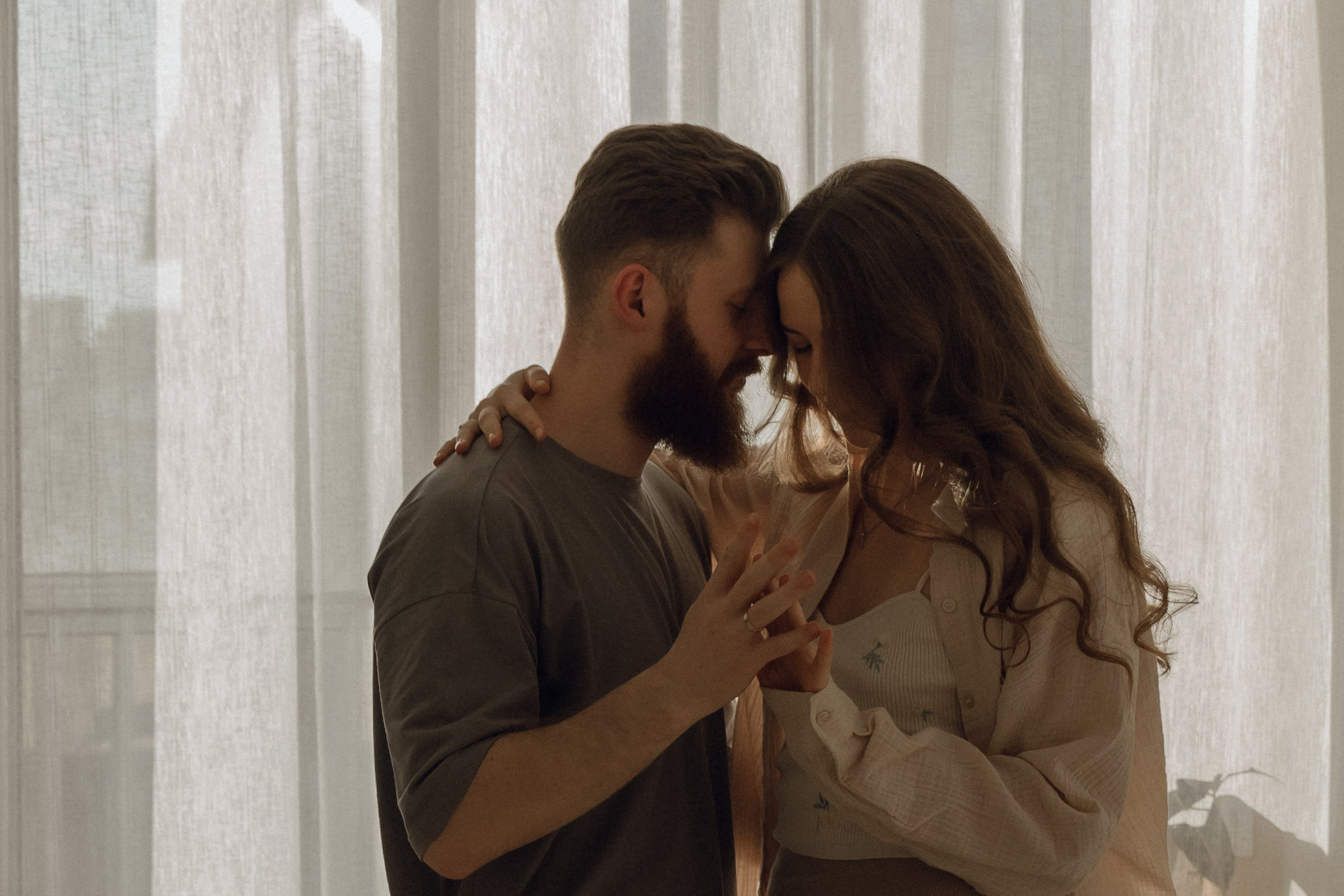 Парная домашняя фотосессия в Архангельске. Портретный и свадебный фотограф в Архангельске Елизавета Стрекаловская