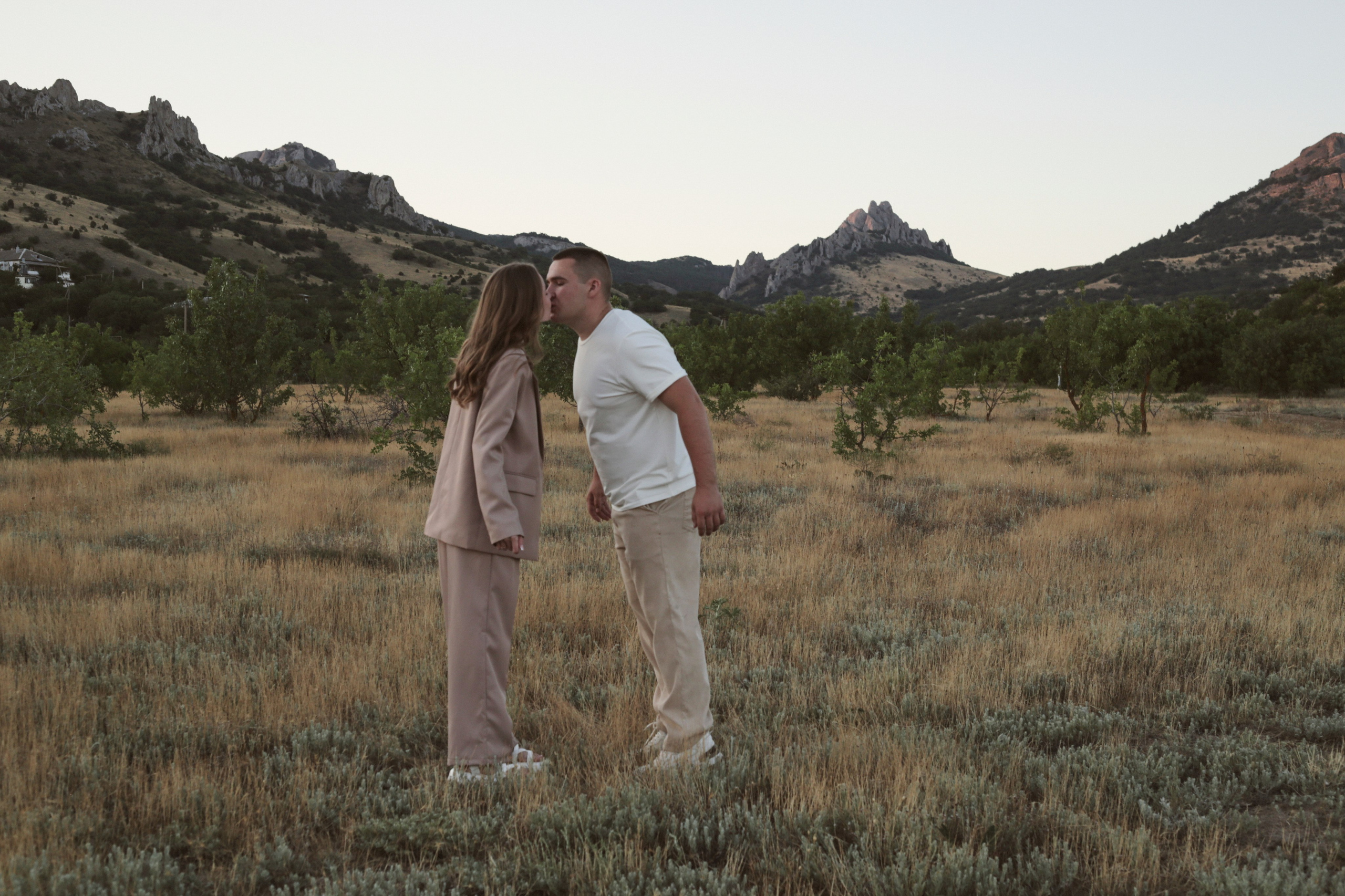 Под Кара-Дагом | Даша и Дима. Семейный фотограф в Феодосии и по Крыму Брежнева Алла