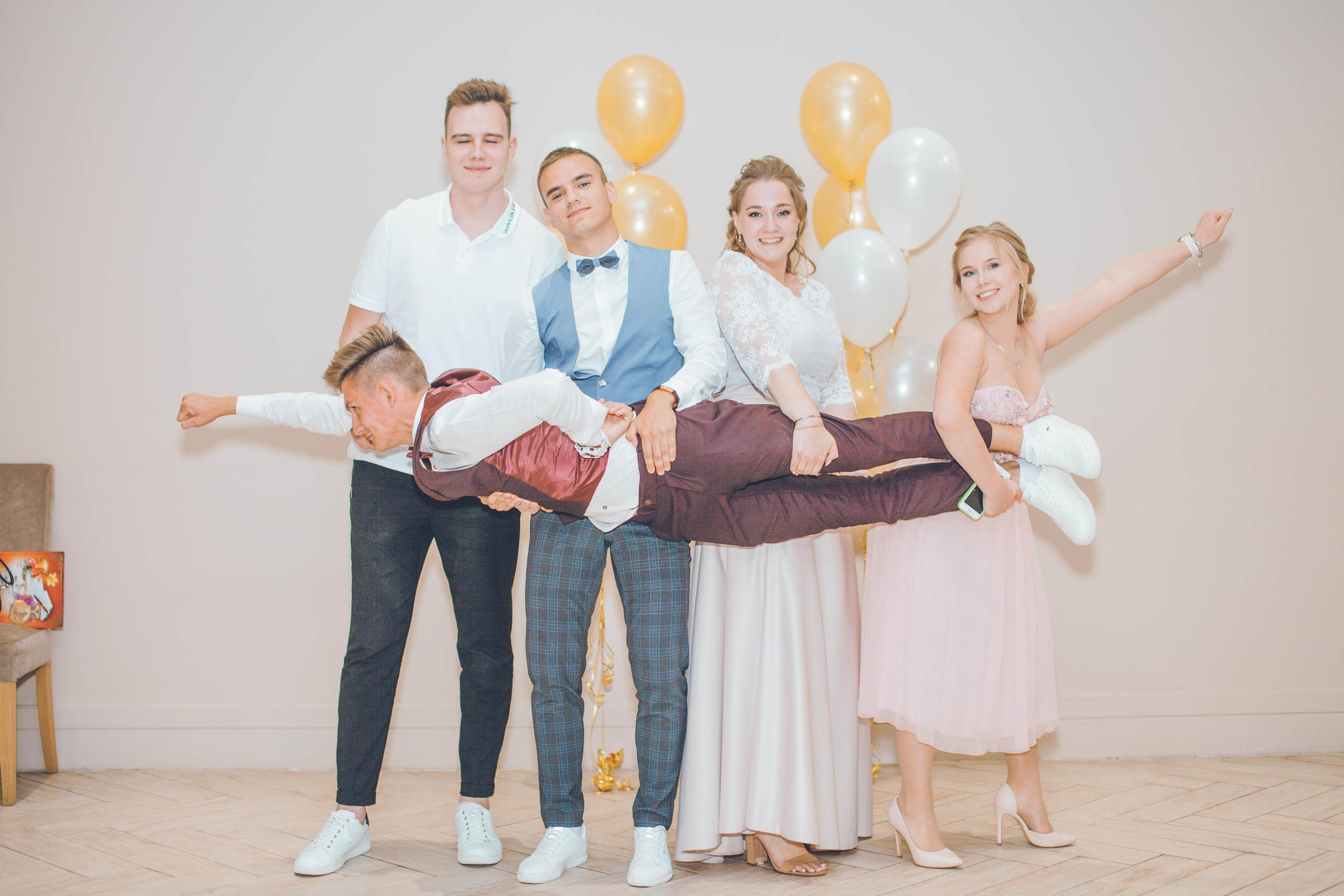 Школьный выпускной. Фотограф на крещение и венчание в Нижнем Новгороде.Свадебный Фотограф