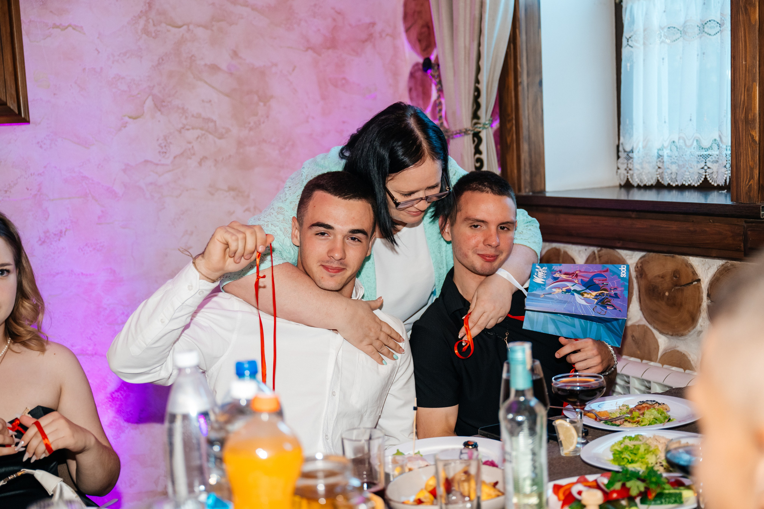 Выпускной. Репортаж. Школьный фотограф в Валуйках. Фотосессии для выпускников и изготовление выпускных альбомов в городе Валуйки и в Белгородской области