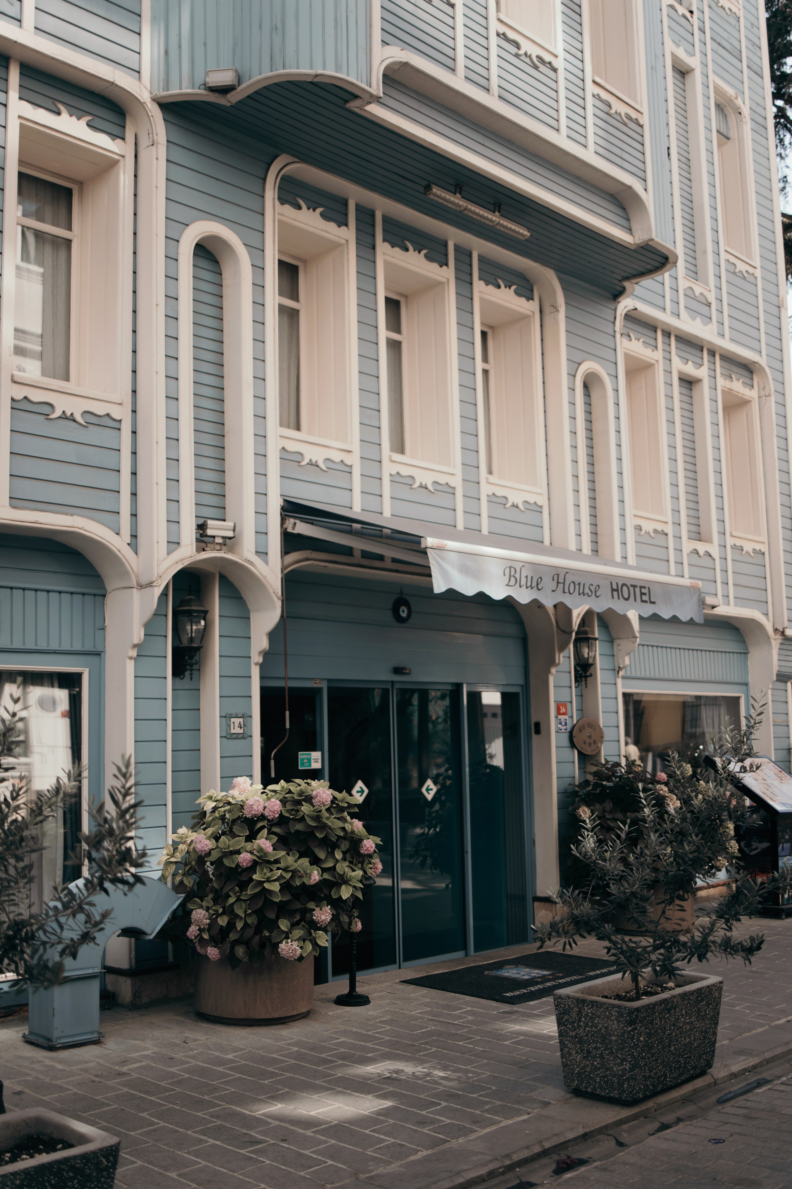 Street photo. Photographer in Turkey — Dari N