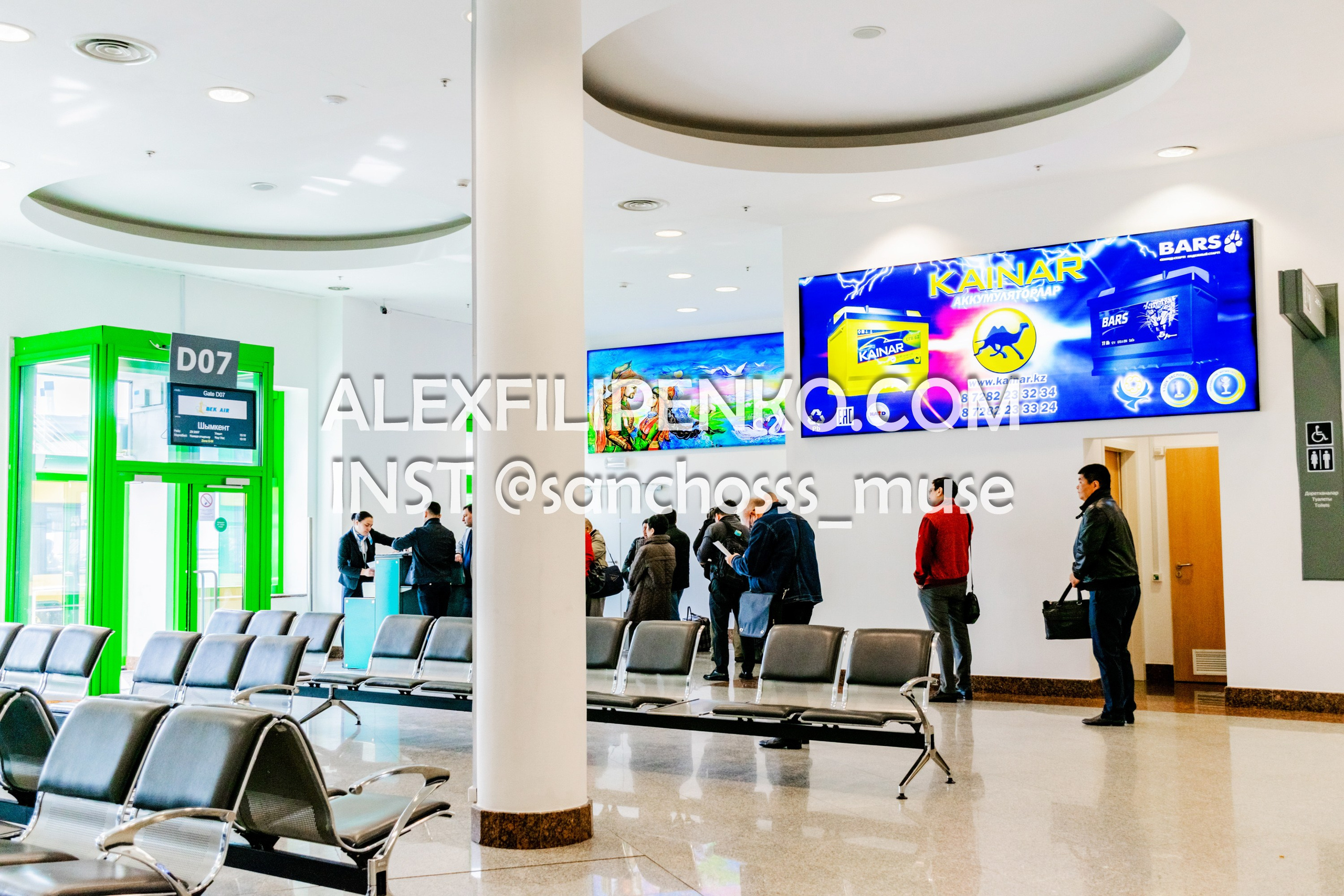 Фотосъемка для рекламного оператора MYD Production в Аэропорту Астаны. Фотограф интерьера недвижимости и архитектуры в Астане