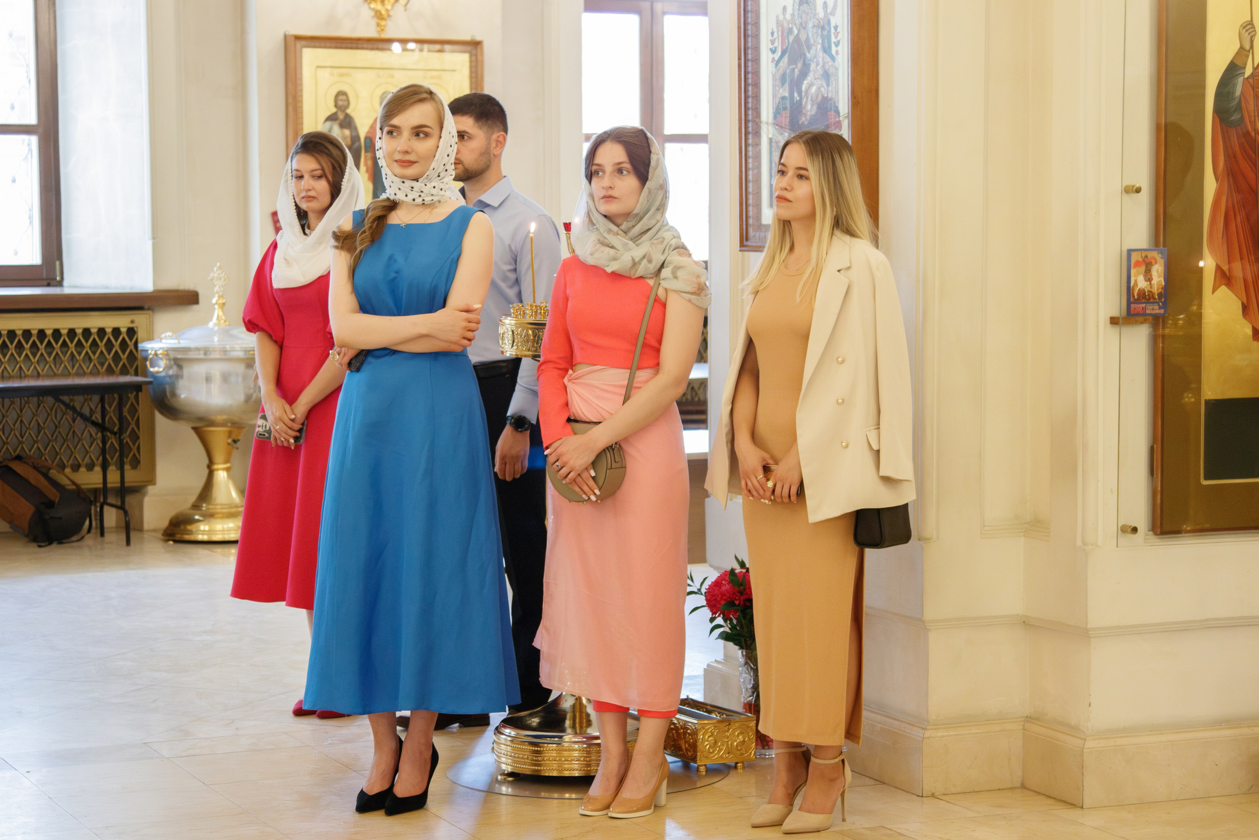 Венчание в храме Преображения Господня, стиль «Kodak Vision 500T». Фотограф на крещение/венчание