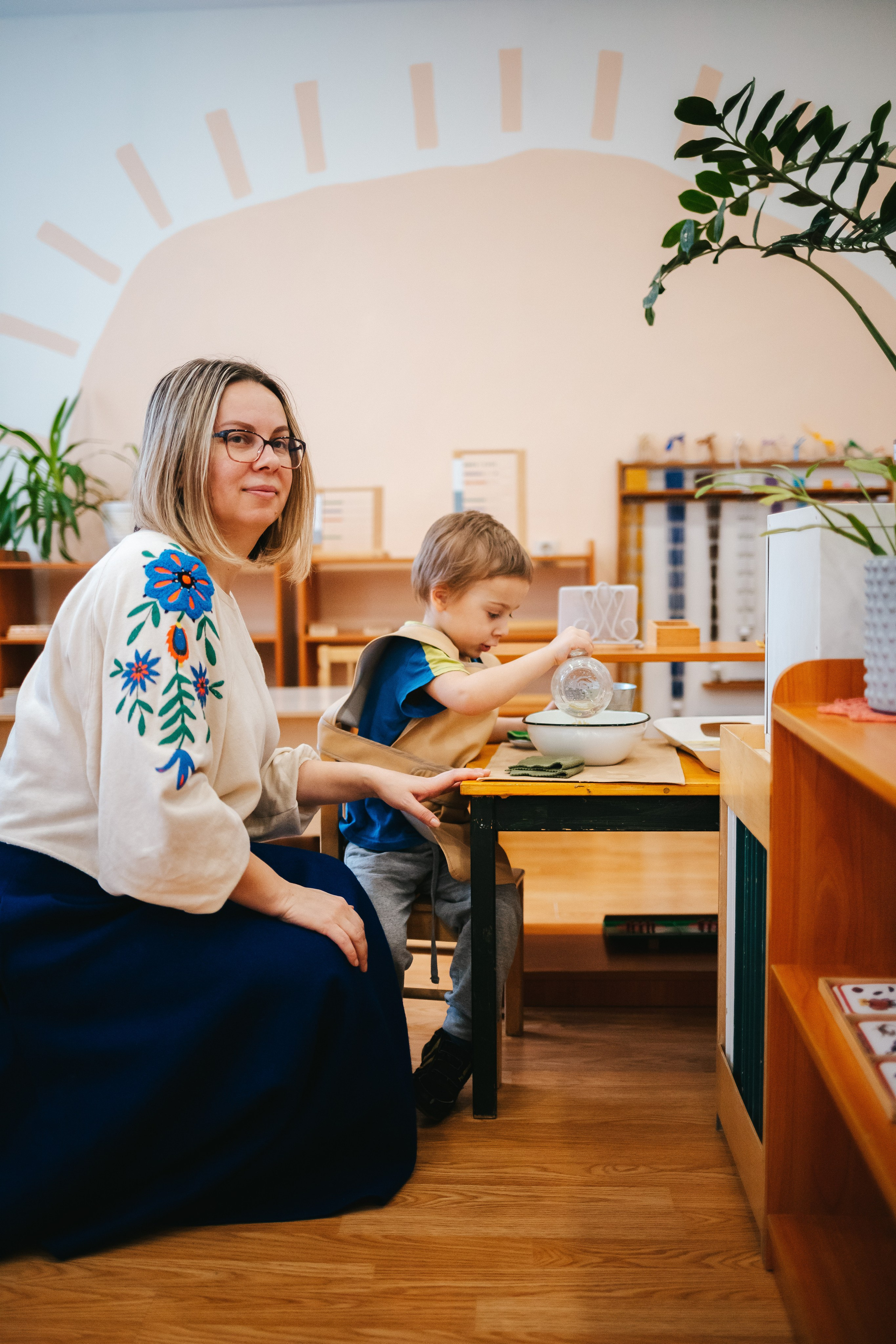 8 марта в Монтессори-саду. Семейный lifestyle фотограф в Санкт-Петербурге Людмила Пахомова