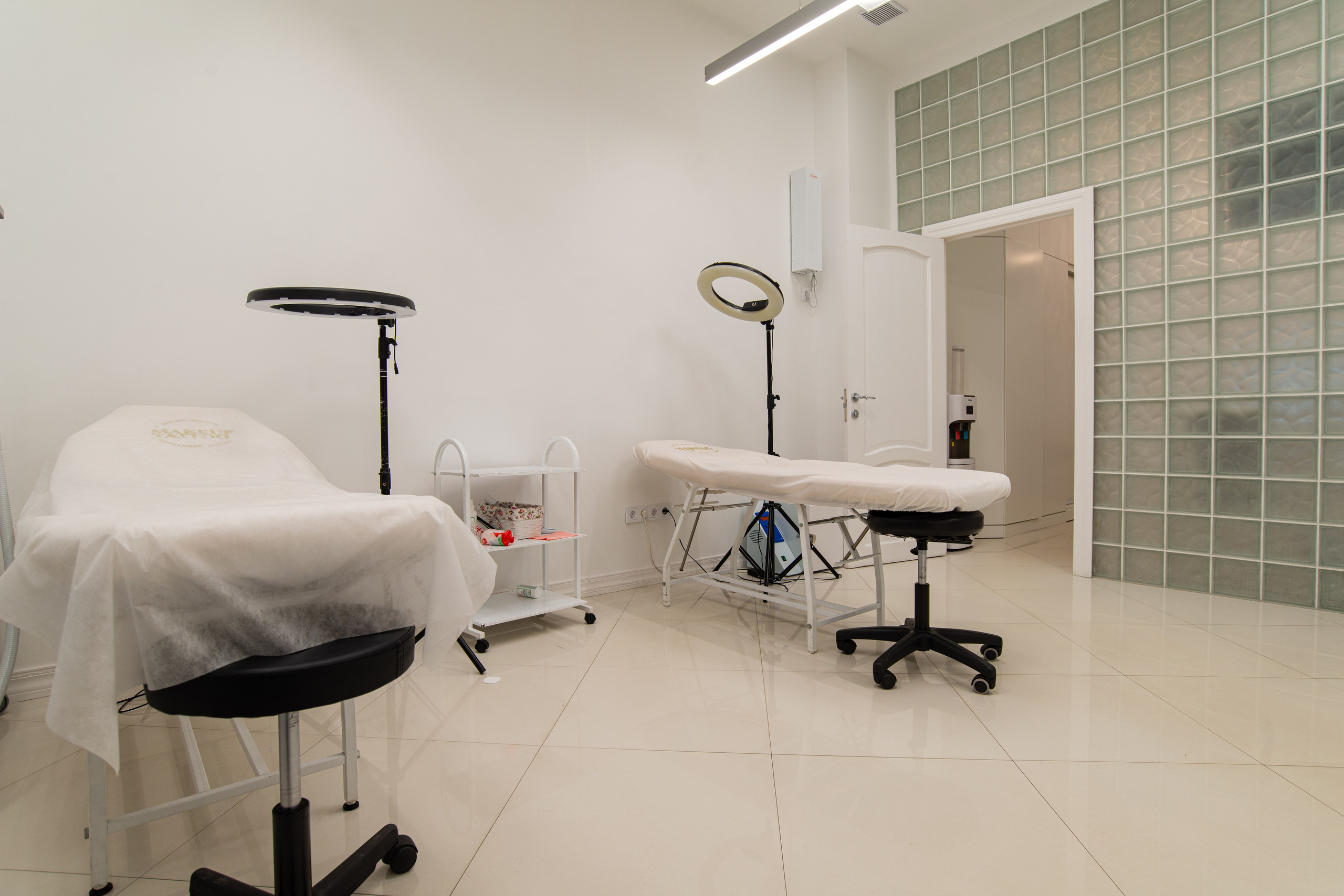 Интерьерная съёмка салонов красоты Makeup Tattoo. Репортажный и персональный фотограф в Москве