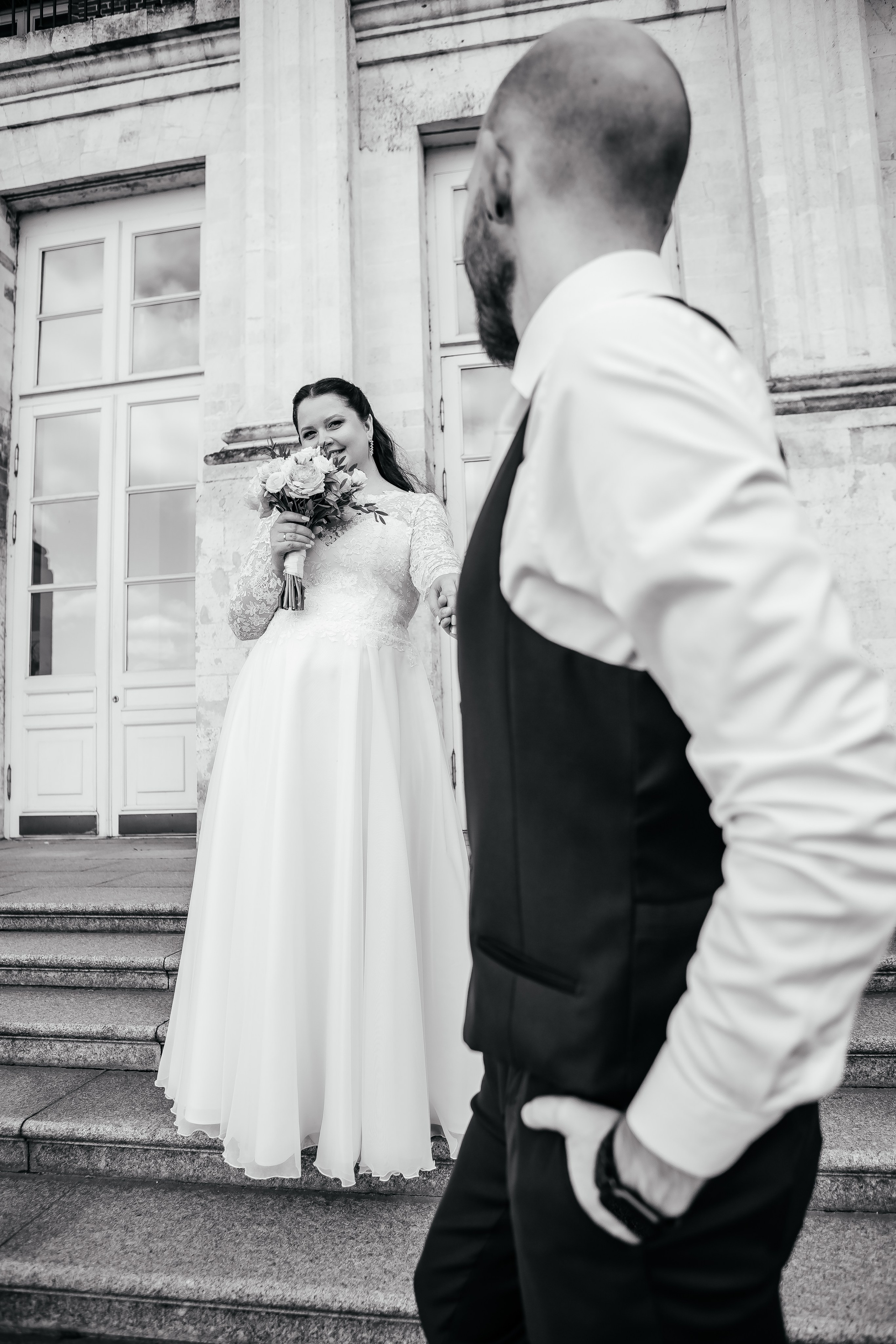 Романтическая свадебная фотопрогулка в Царицыно после ЗАГСа. Свадебный фотограф в Москве