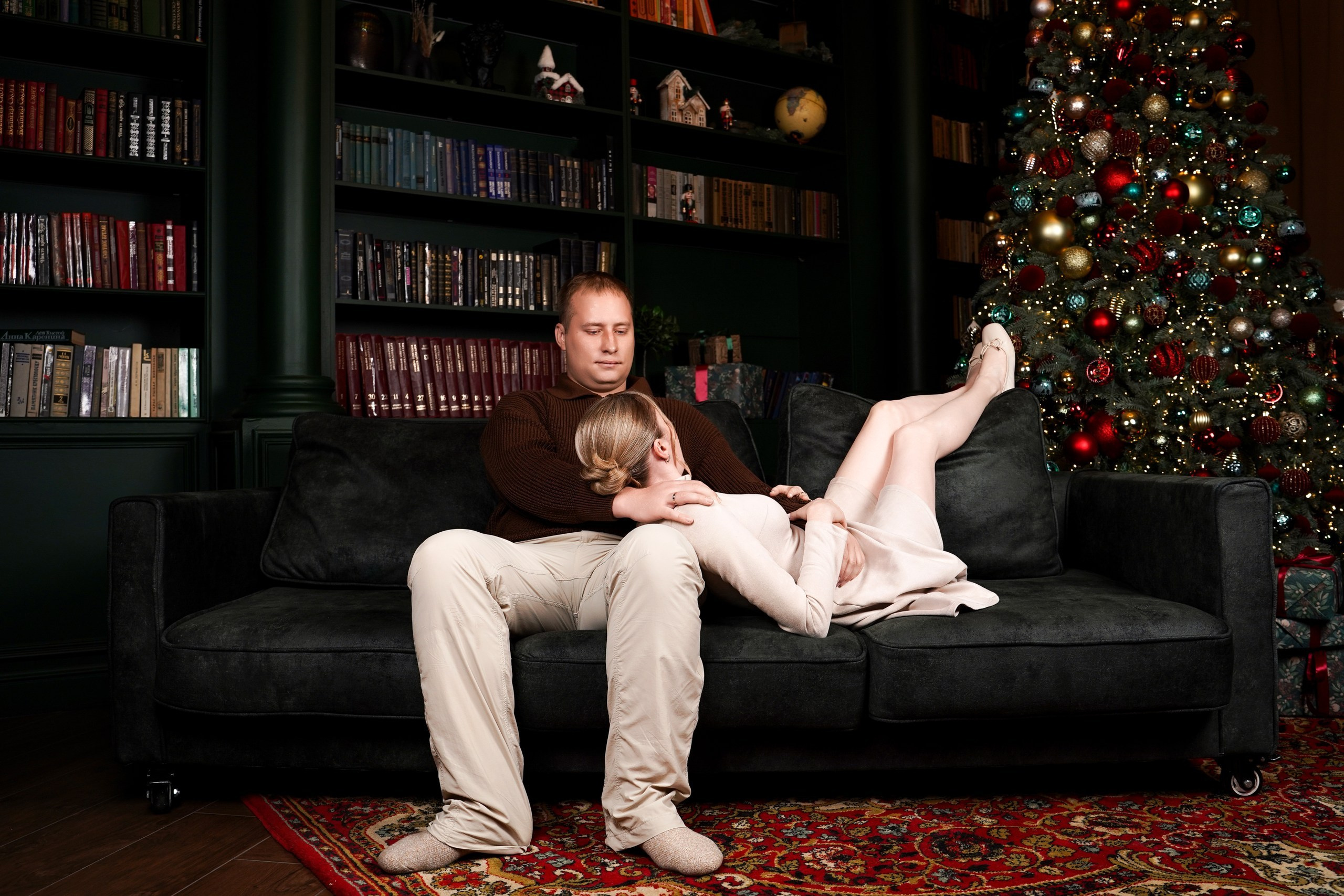 Парная новогодняя фотосессия в фотостудии Леона. Фотограф Алёна Чёботова в Ростове-на-Дону. Свадебный фотограф в Ростове-на-Дону. Таинство Крещения и Венчания, семейные фотосессии. Алёна Чёботова