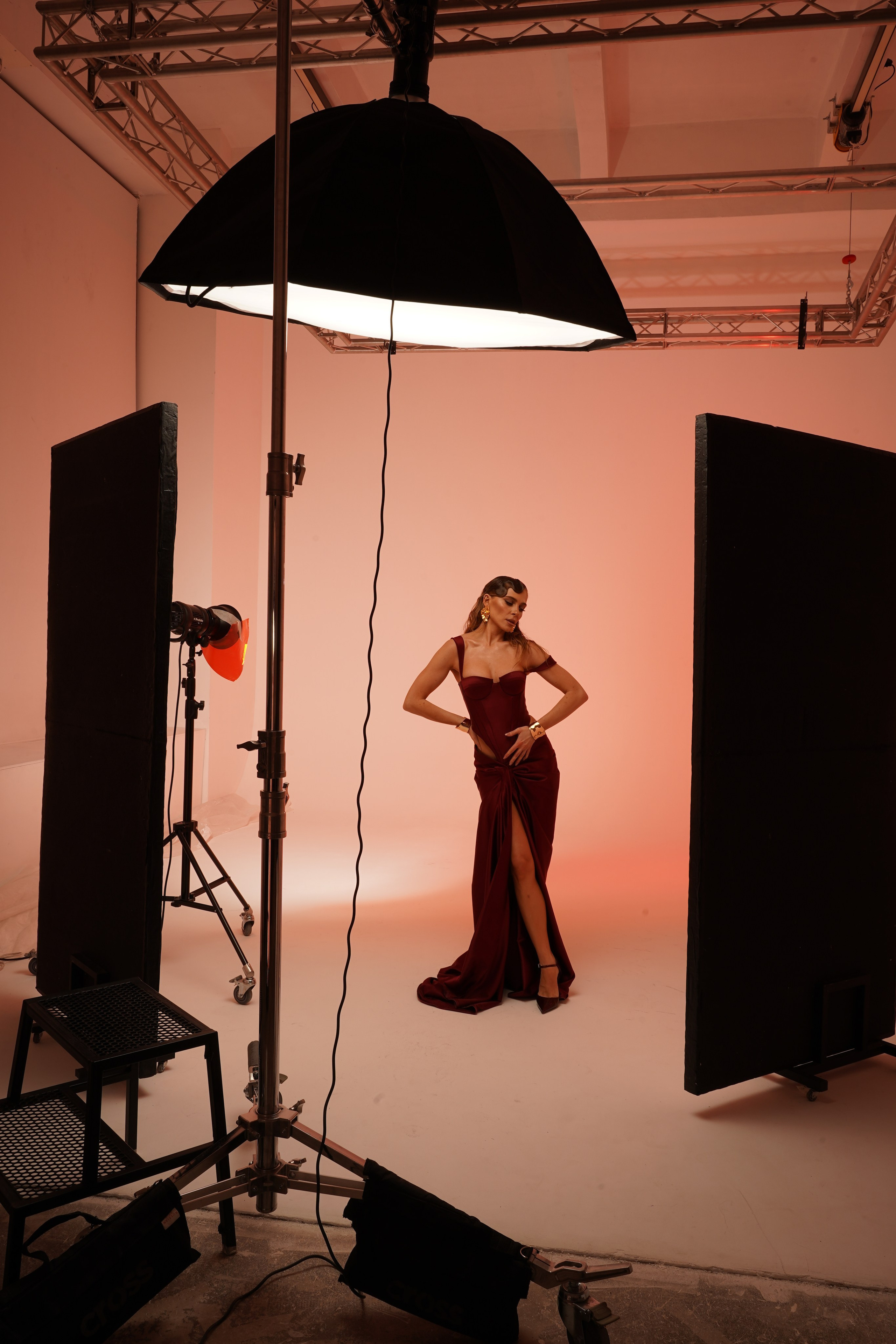 ЖЕНСКИЙ ПОРТРЕТ. Главная