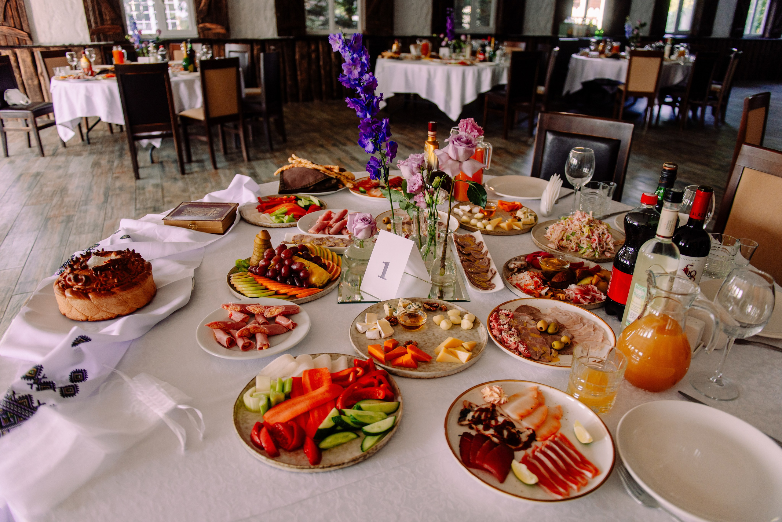 Юля и Саша — душевный банкет. Семейный и свадебный фотограф в Рязани Лиза Голованова