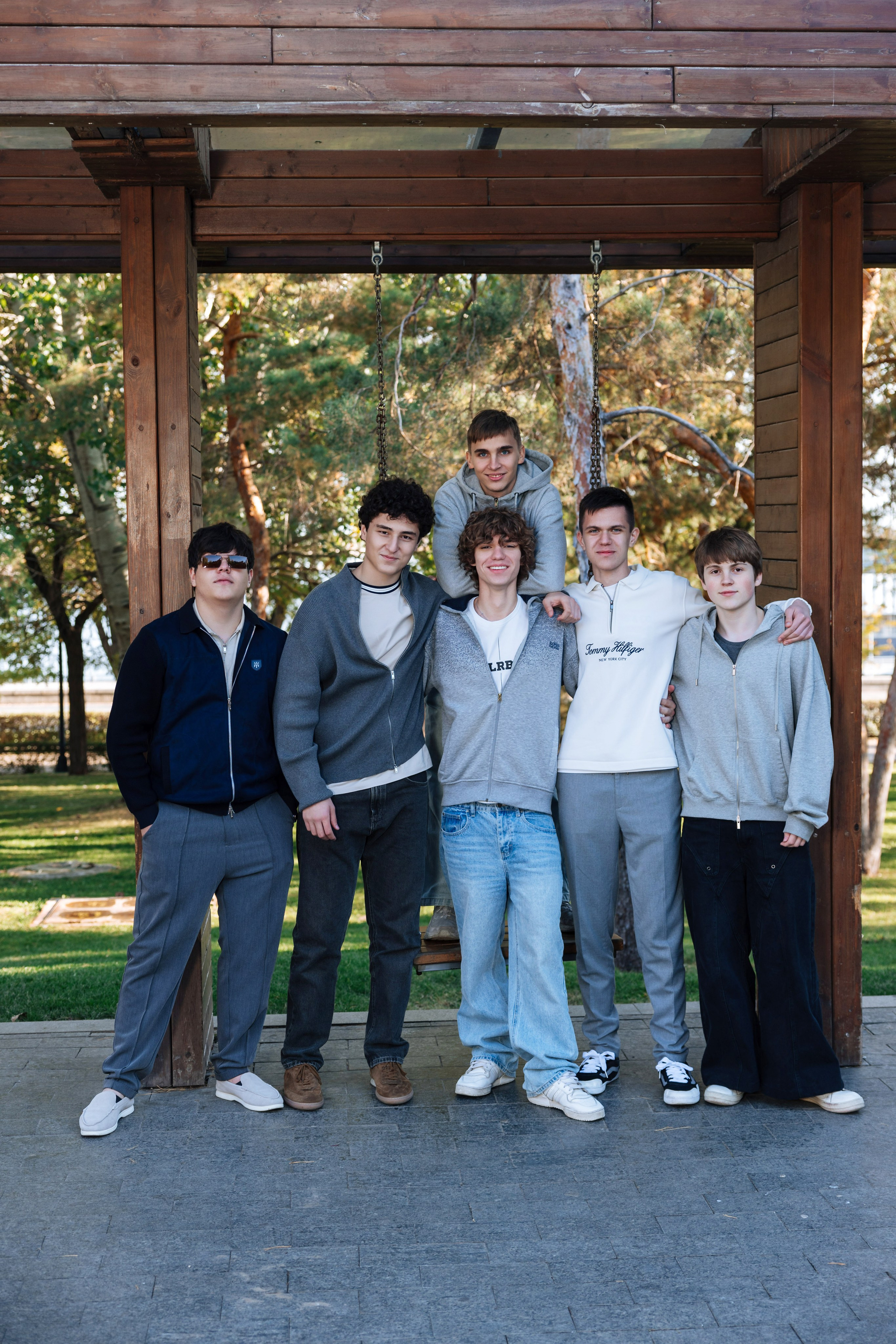 Старшая школа. Выпускные школьные фото­альбомы для школ и детских садов в Волгограде и Волжском