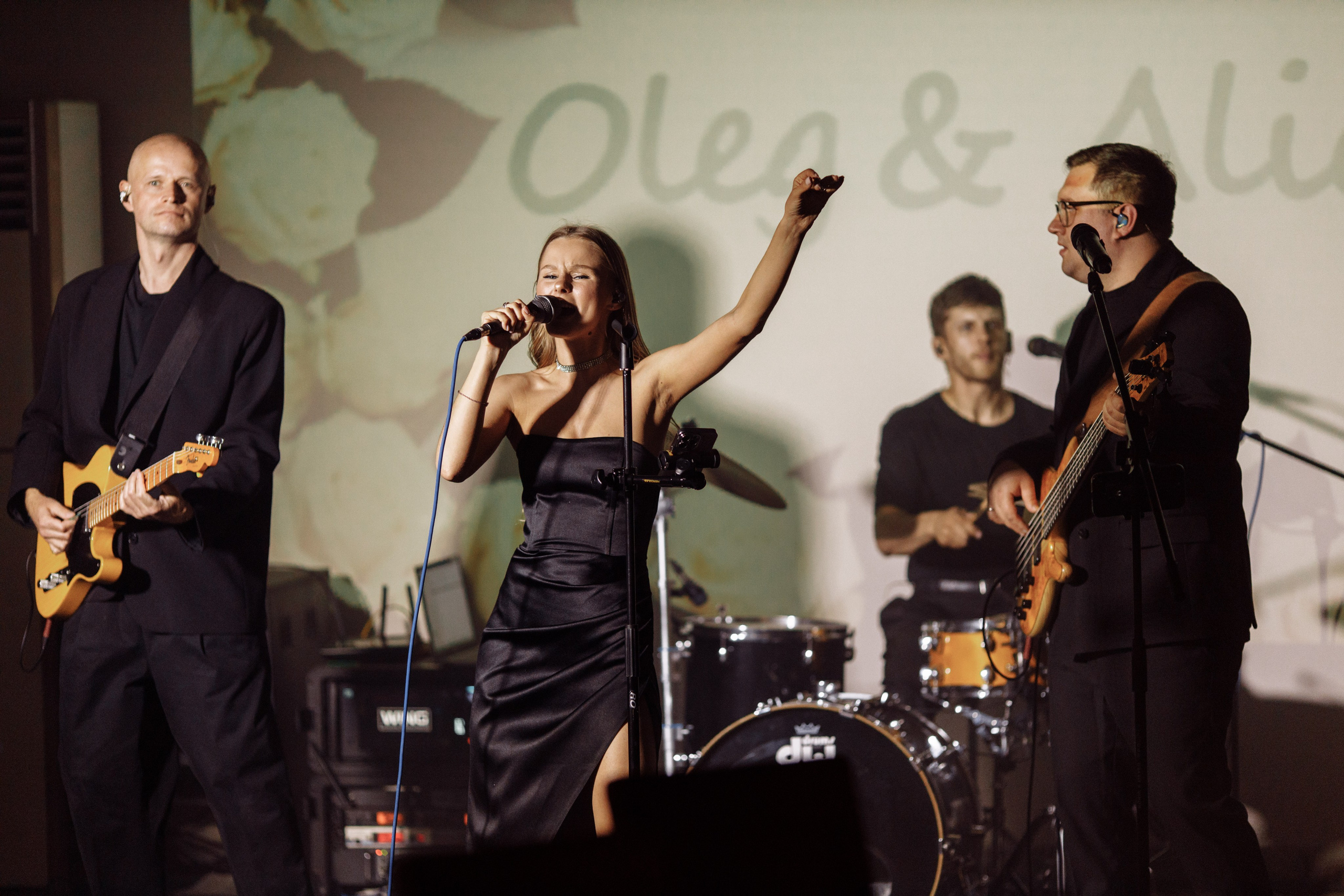 Свадебная фотосессия красивый банкет. Свадебный фотограф в Екатеринбурге Илья Корсаков